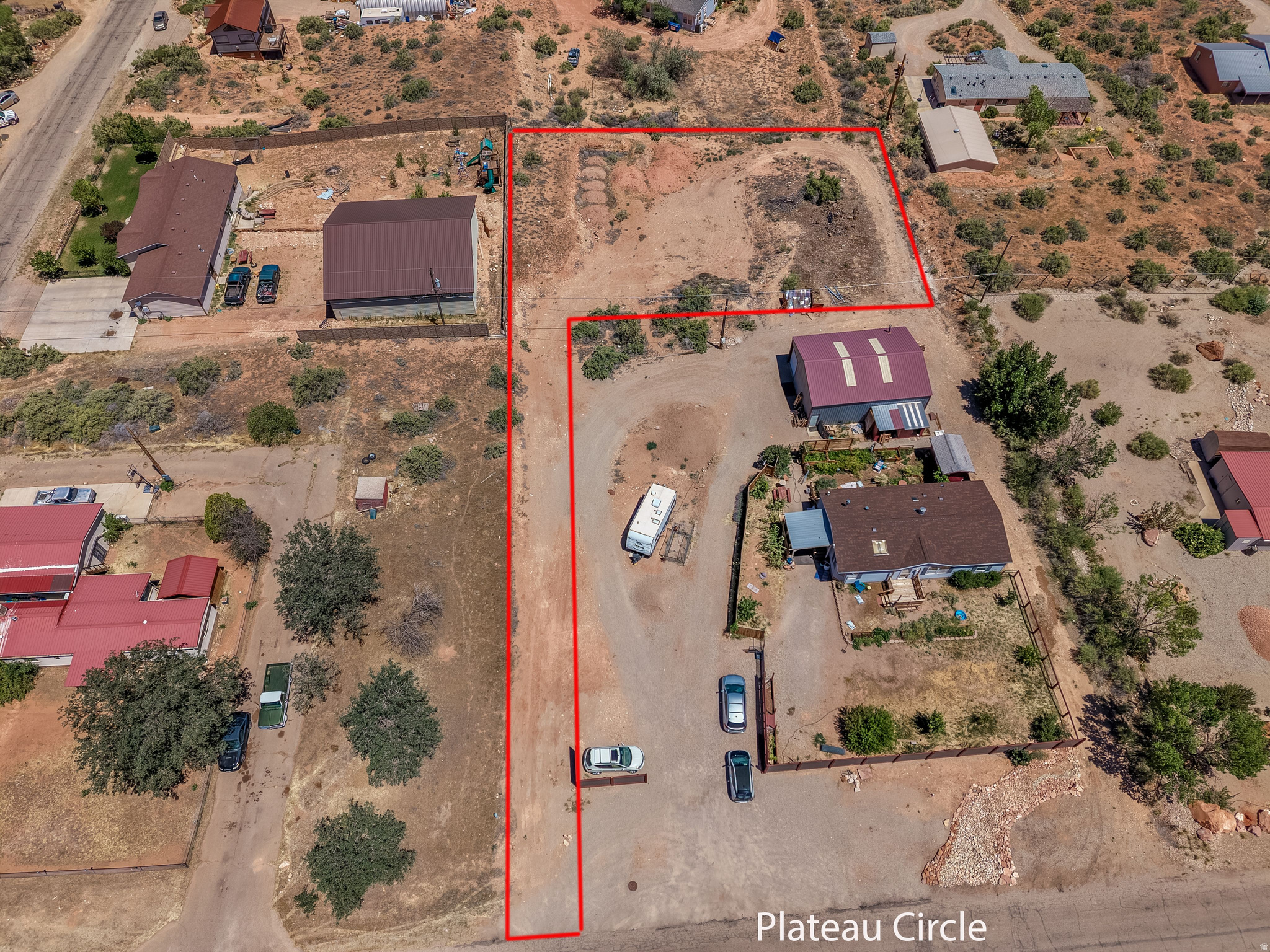 If you dream it, you can build it...here!   No CC&R's.   Close proximity to downtown Moab with a country feel.   Great views of the La Sal mountains.   Utilities in the street.