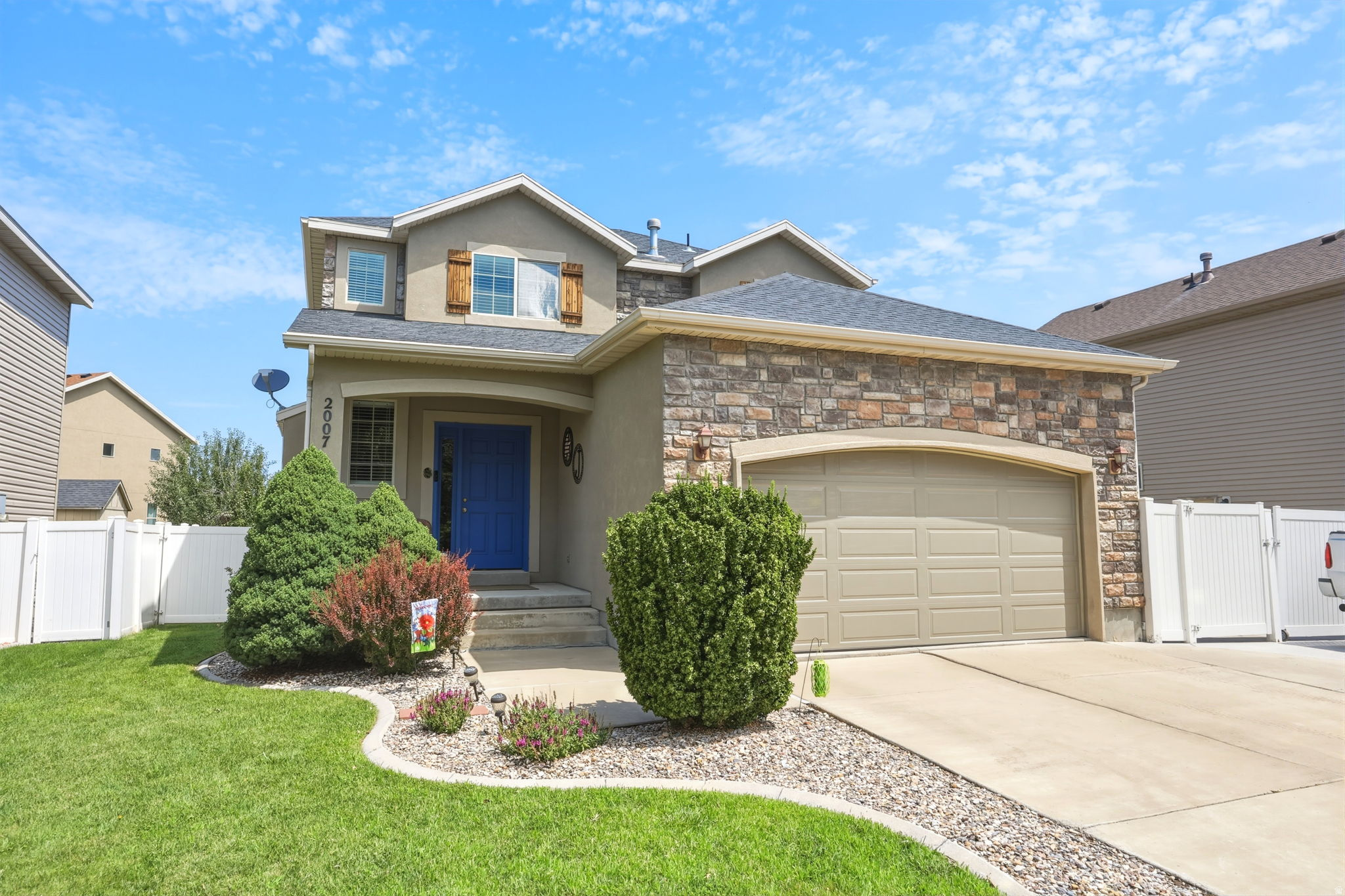 SPANISH VISTA - Residential