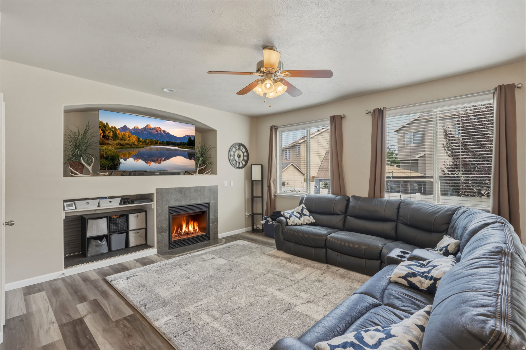 SPANISH VISTA - Residential