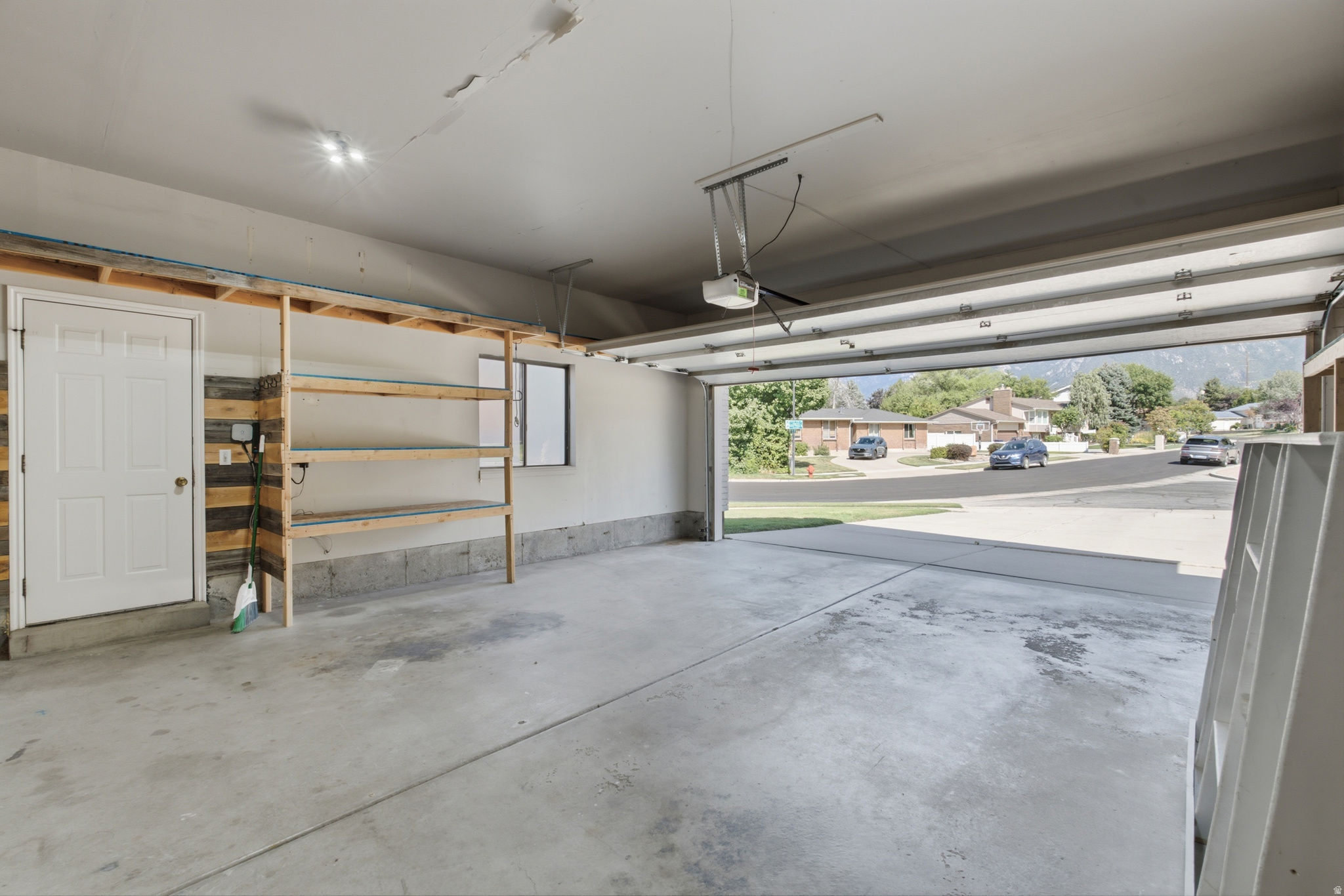 SUNRISE MEADOWS - Residential