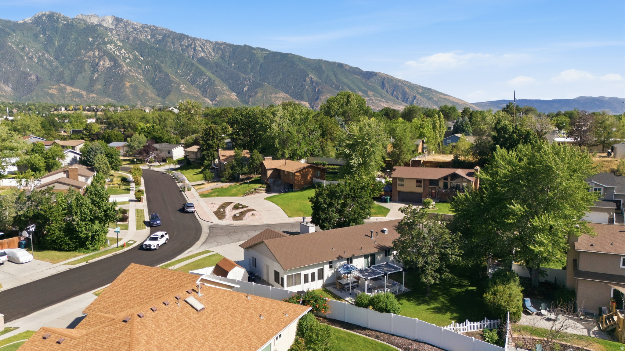 SUNRISE MEADOWS - Residential