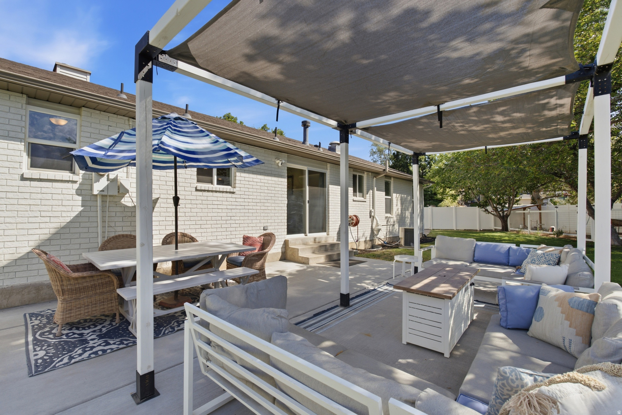 SUNRISE MEADOWS - Residential