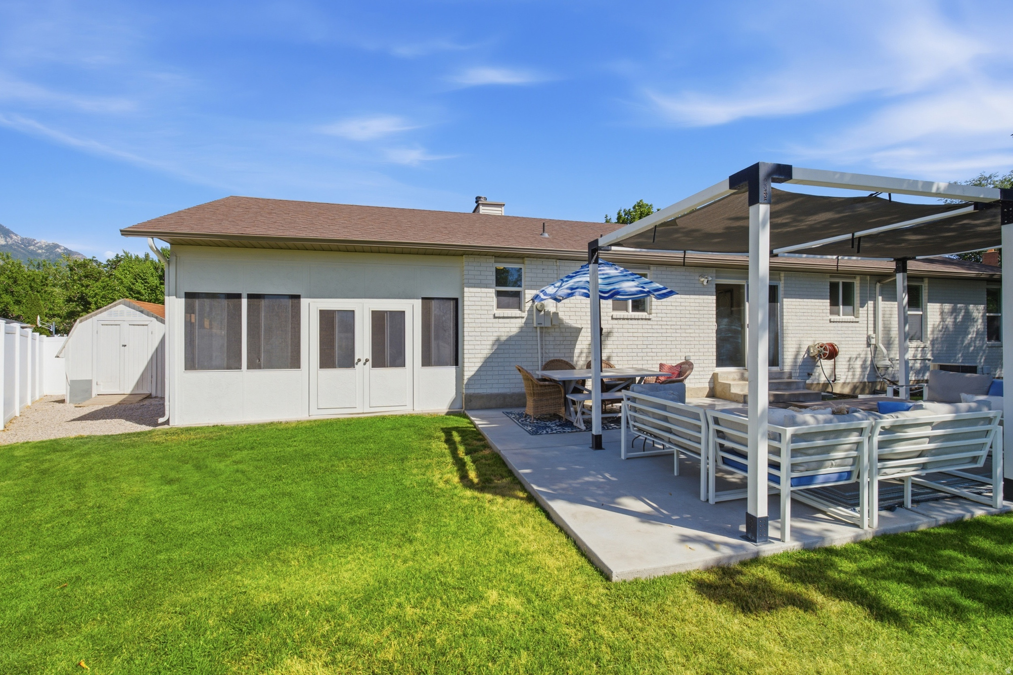 SUNRISE MEADOWS - Residential