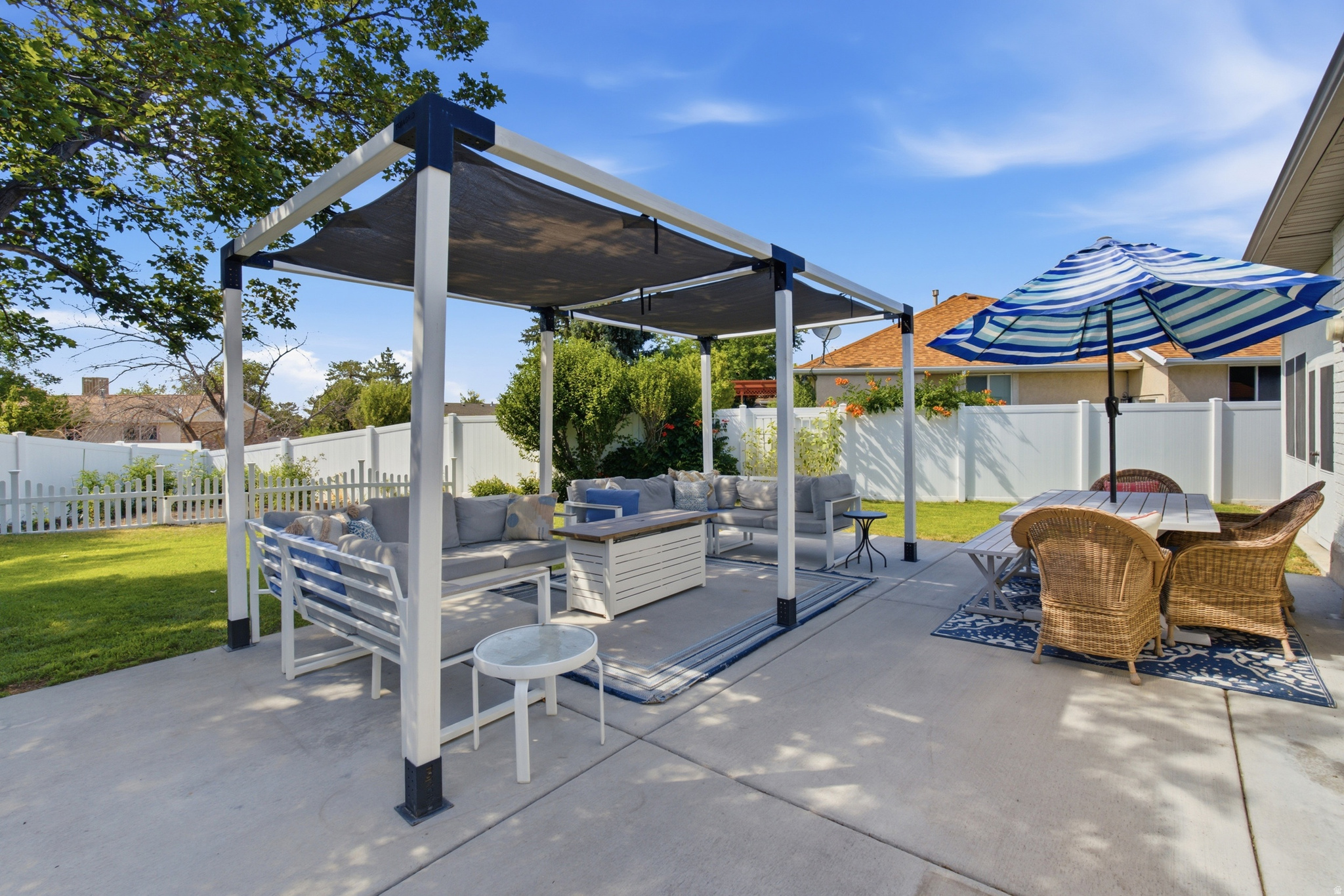 SUNRISE MEADOWS - Residential
