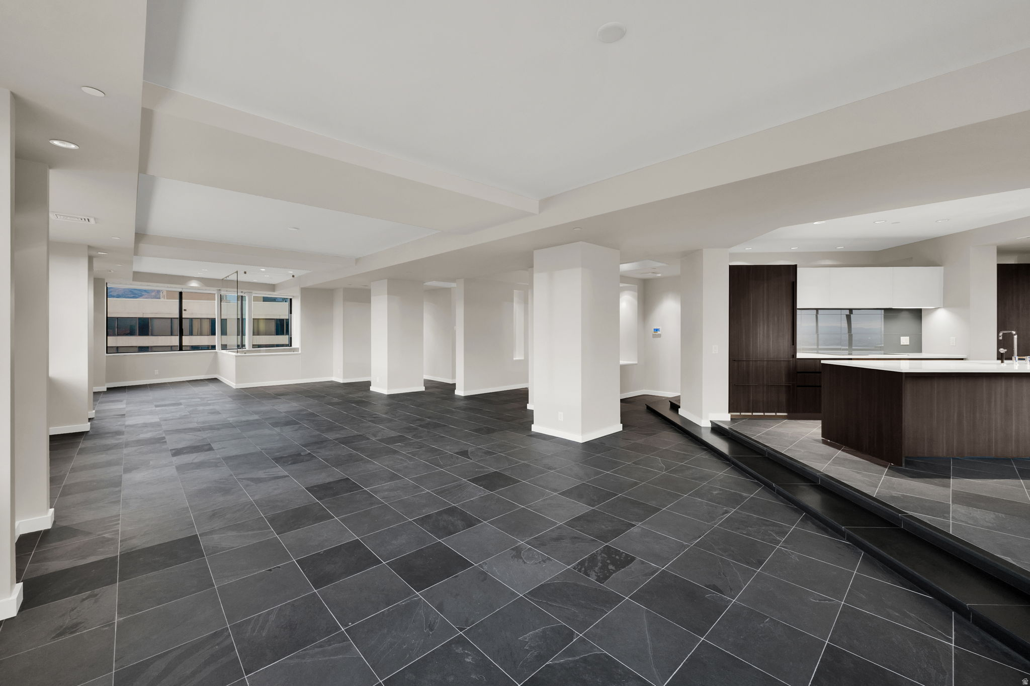 AMERICAN TOWERS - Residential