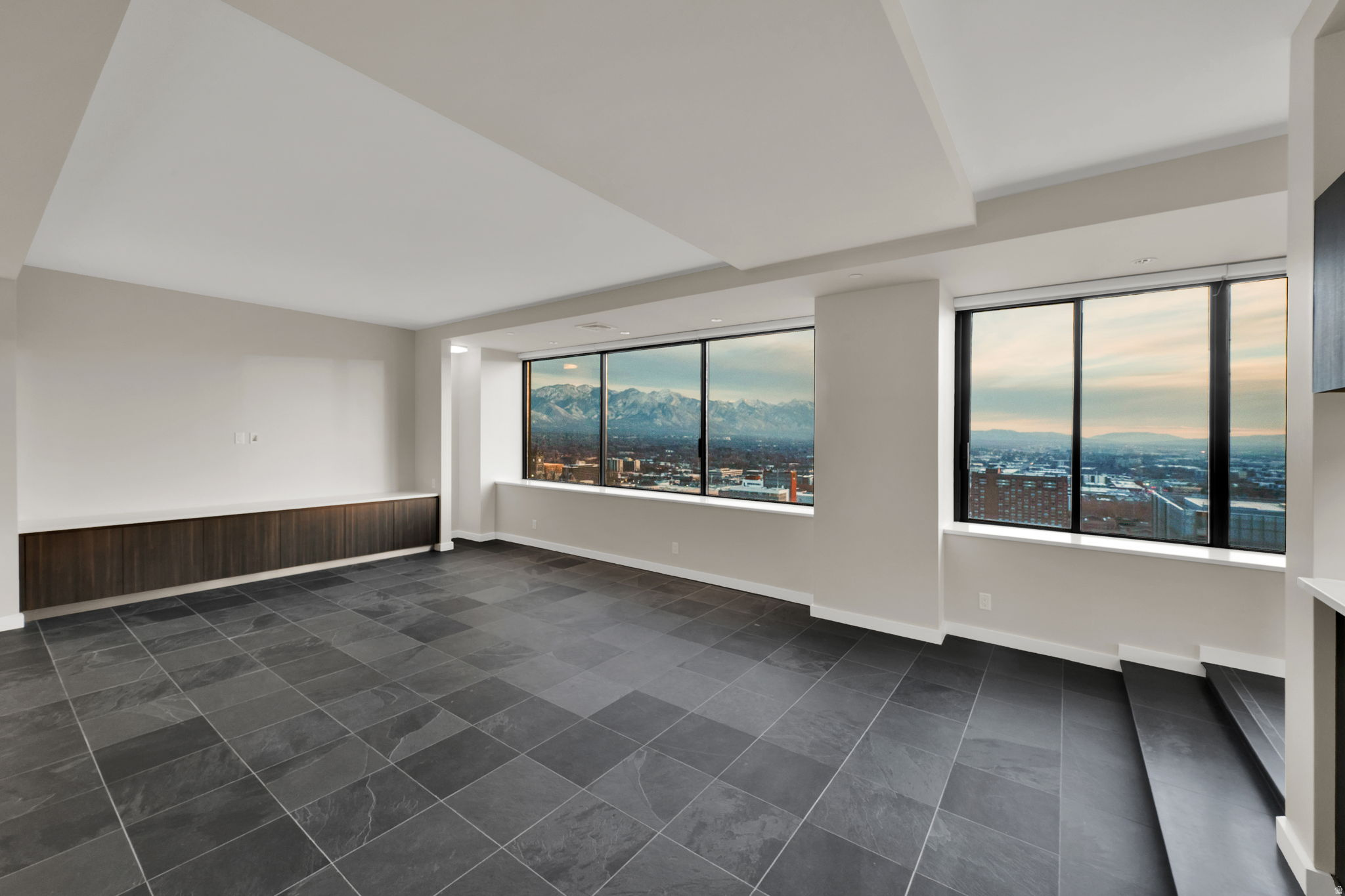 AMERICAN TOWERS - Residential