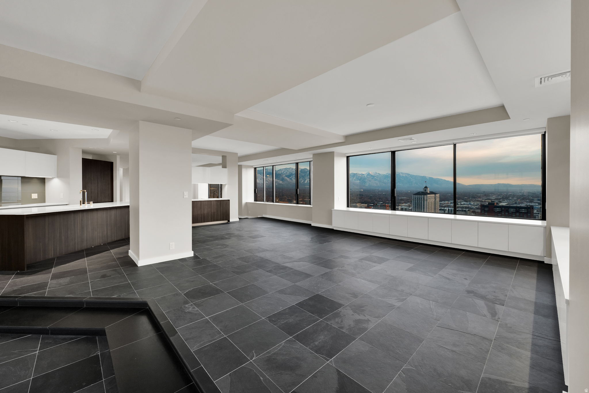 AMERICAN TOWERS - Residential