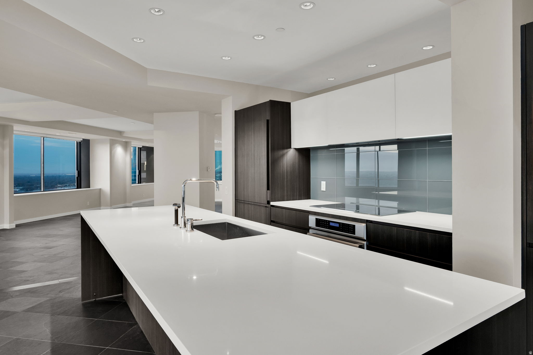 AMERICAN TOWERS - Residential