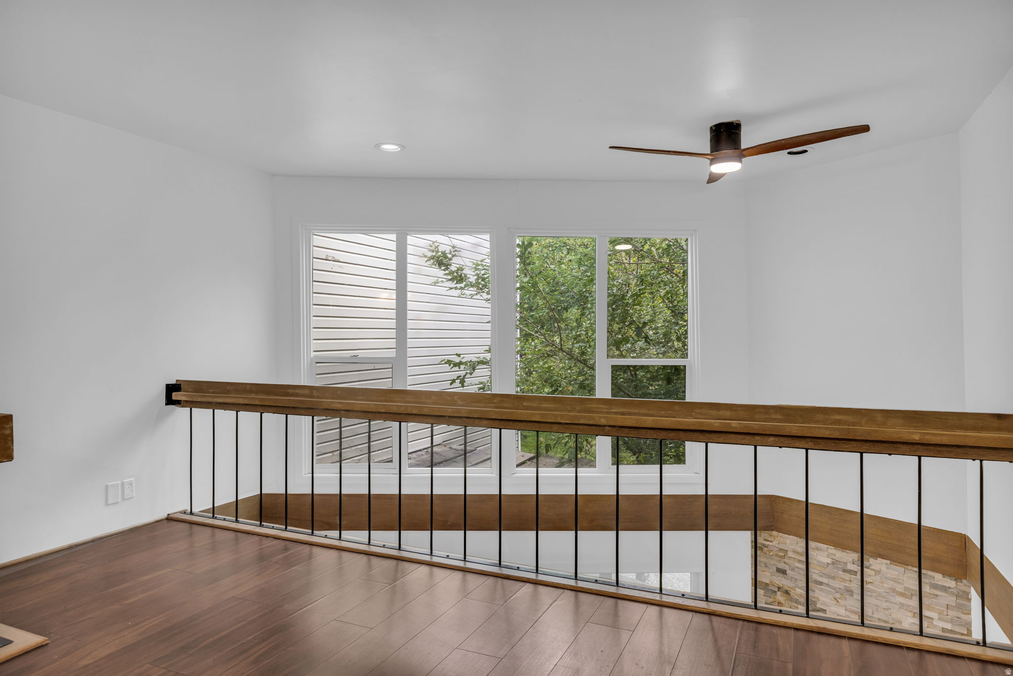 APPLEGATE CONDM PHAS - Residential