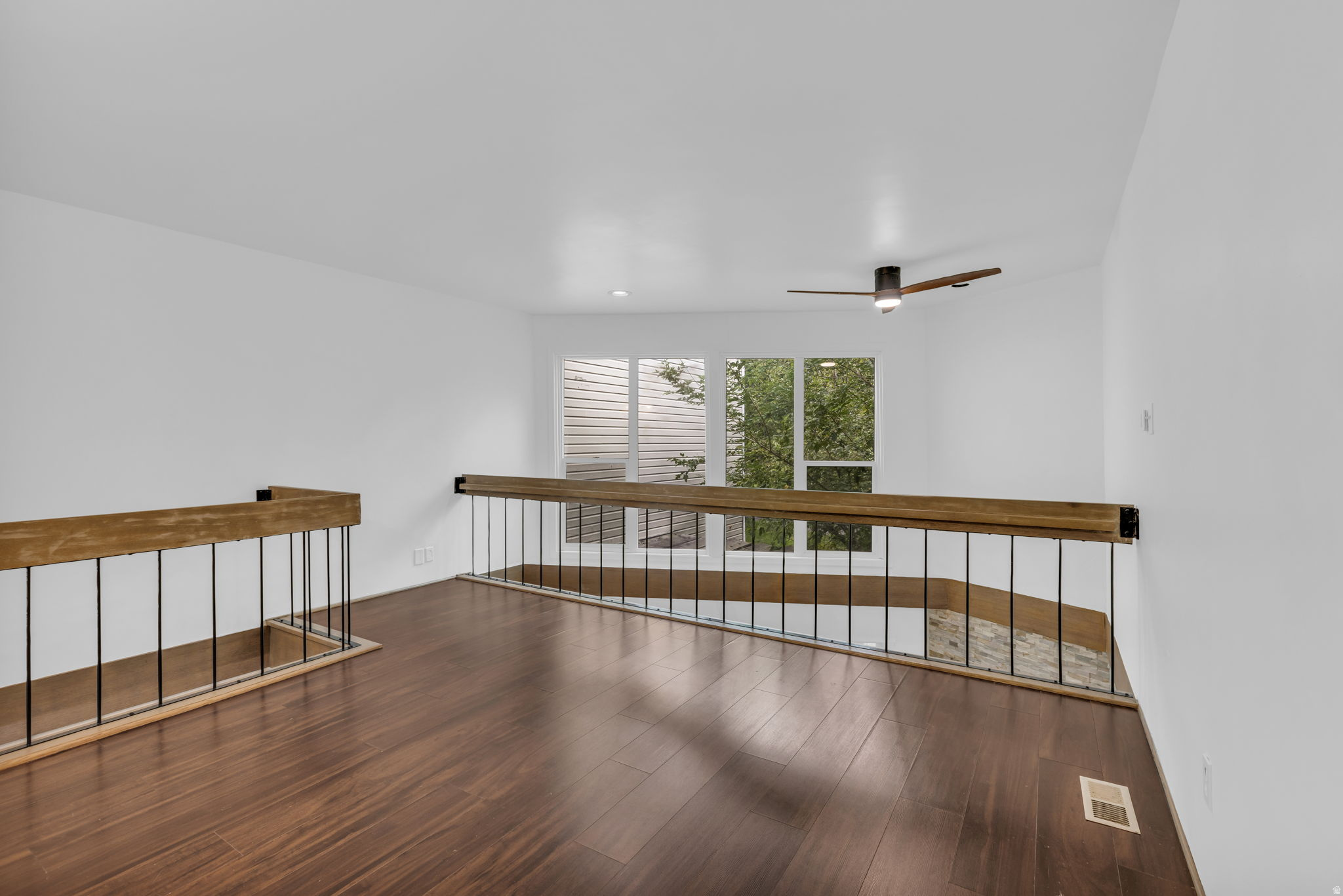 APPLEGATE CONDM PHAS - Residential