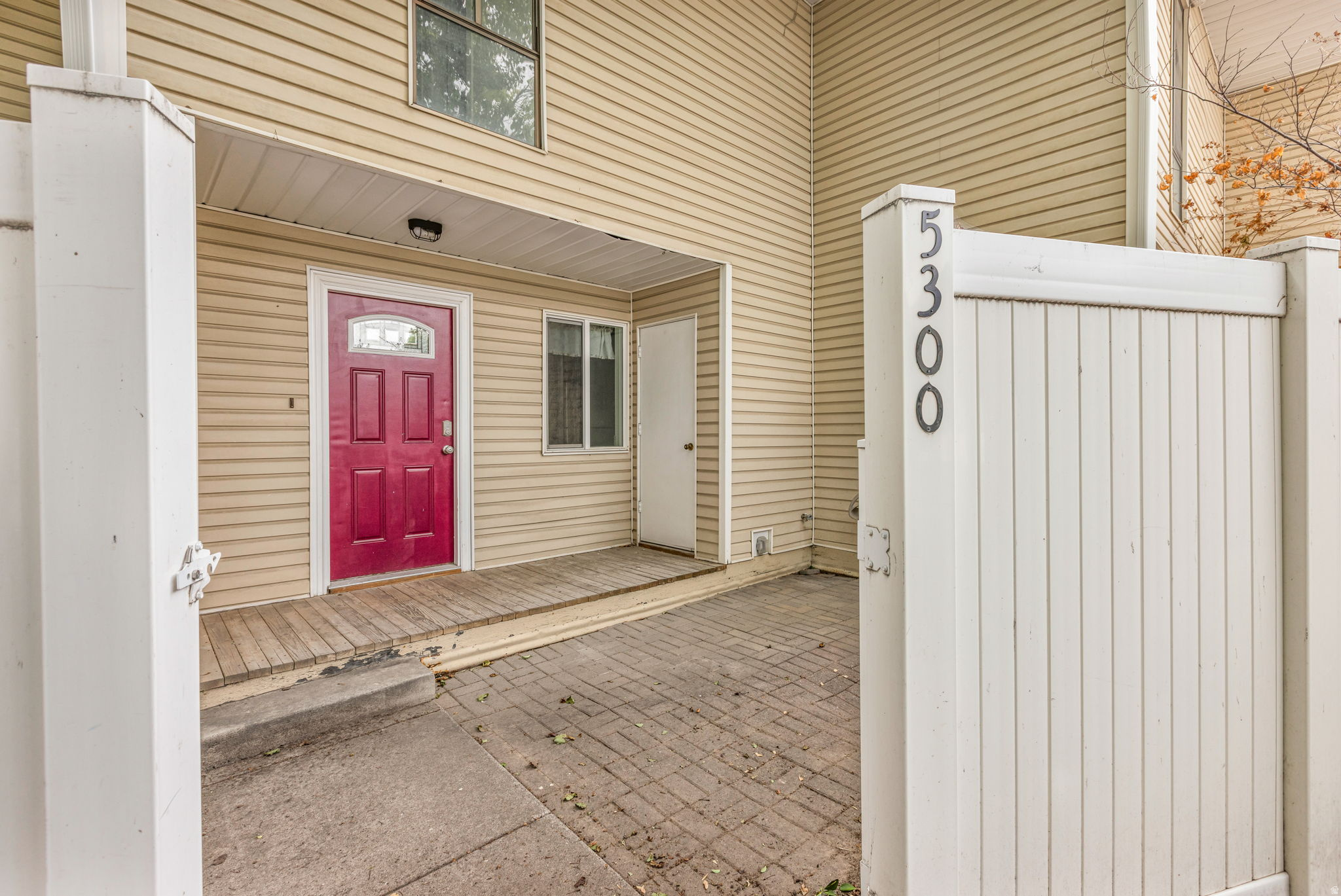 APPLEGATE CONDM PHAS - Residential