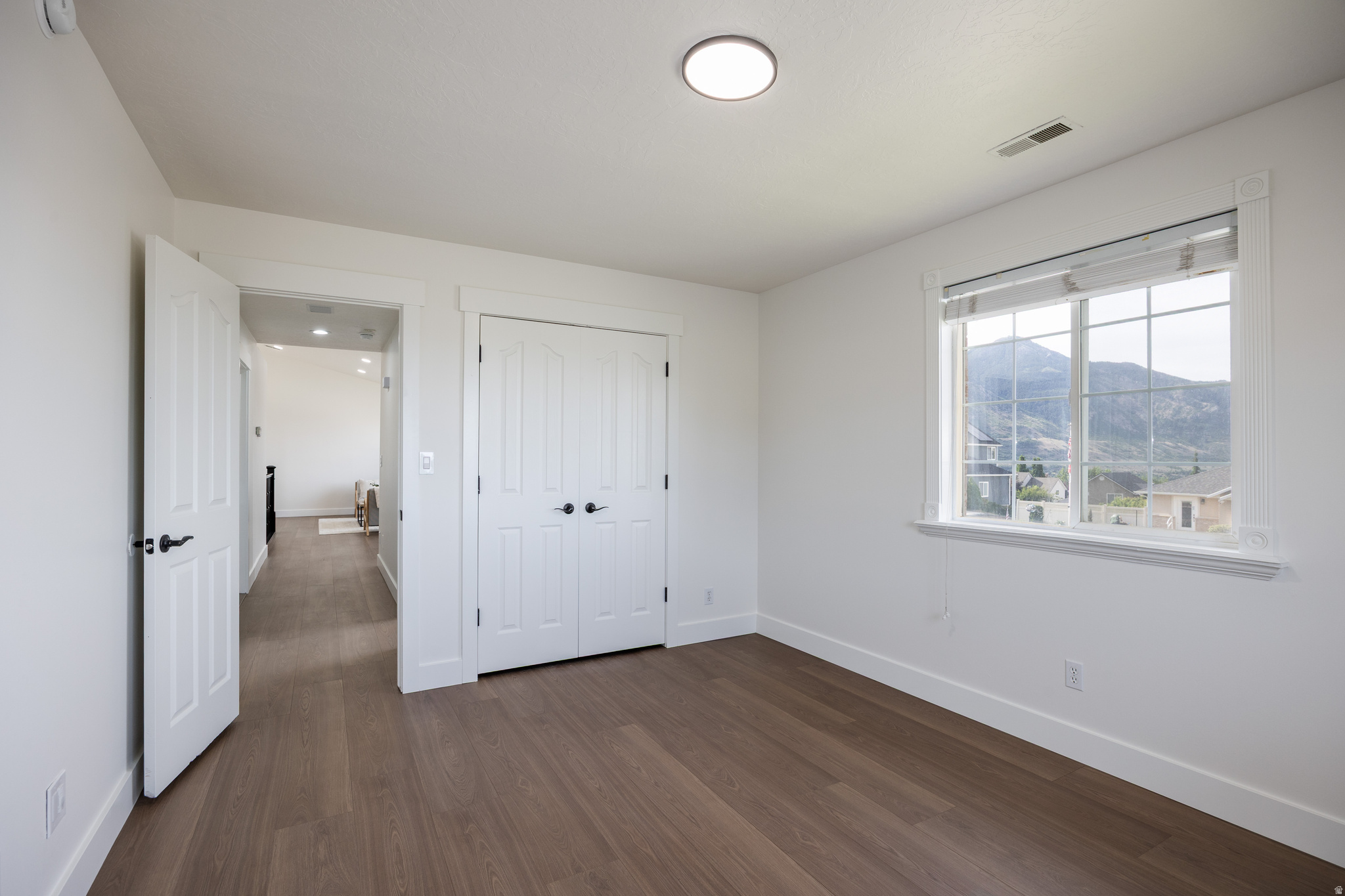 NORTH OAKS COVE - Residential
