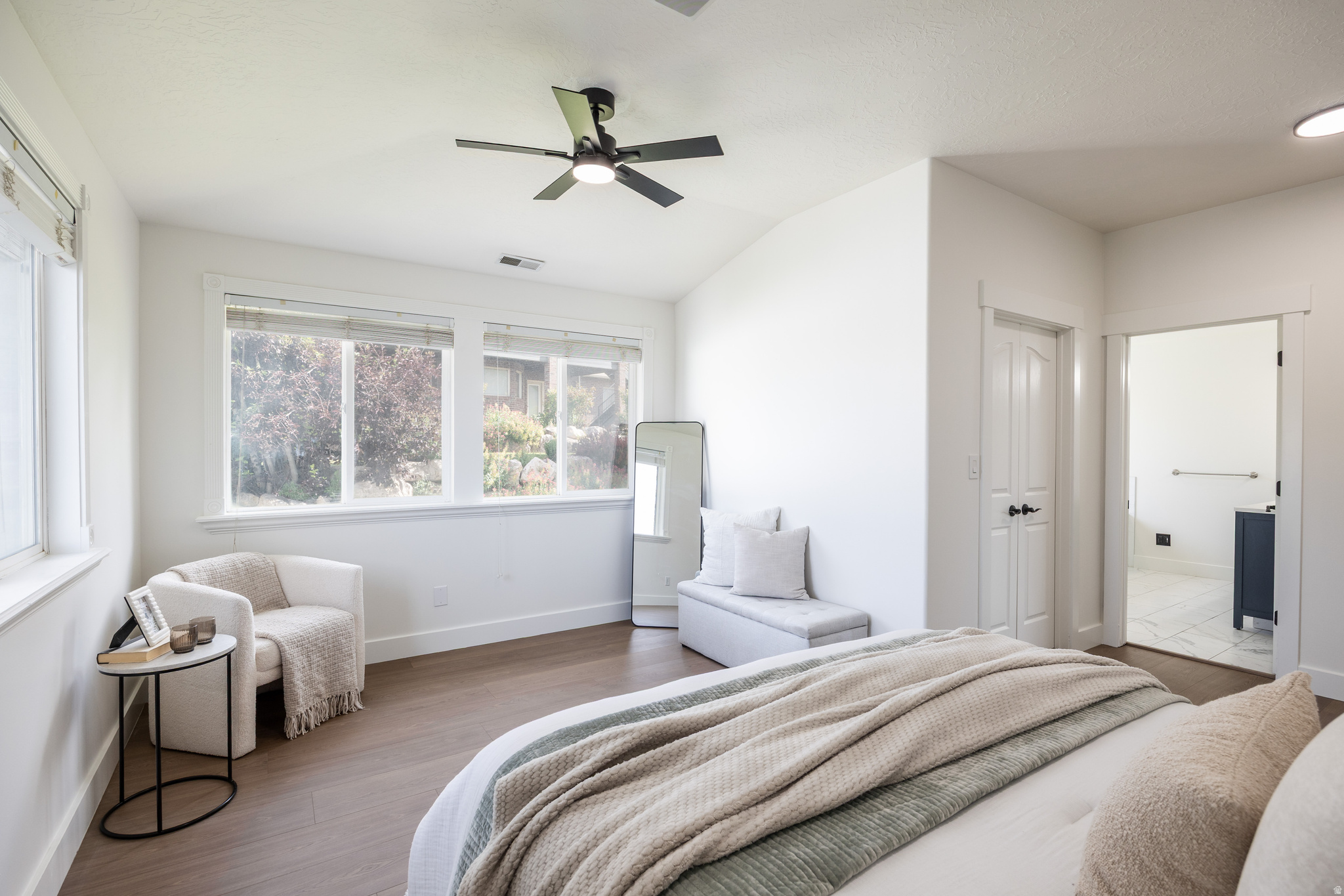 NORTH OAKS COVE - Residential