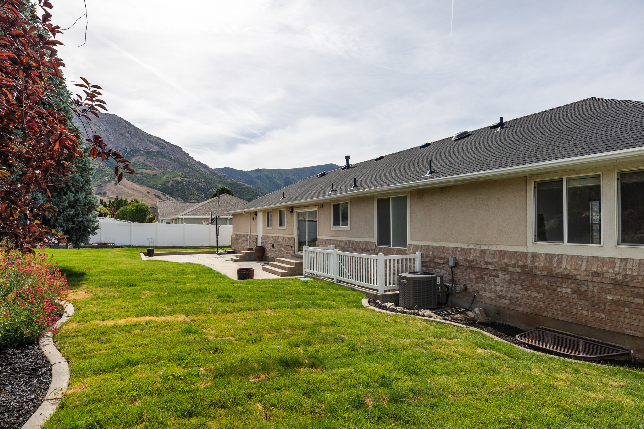 NORTH OAKS COVE - Residential