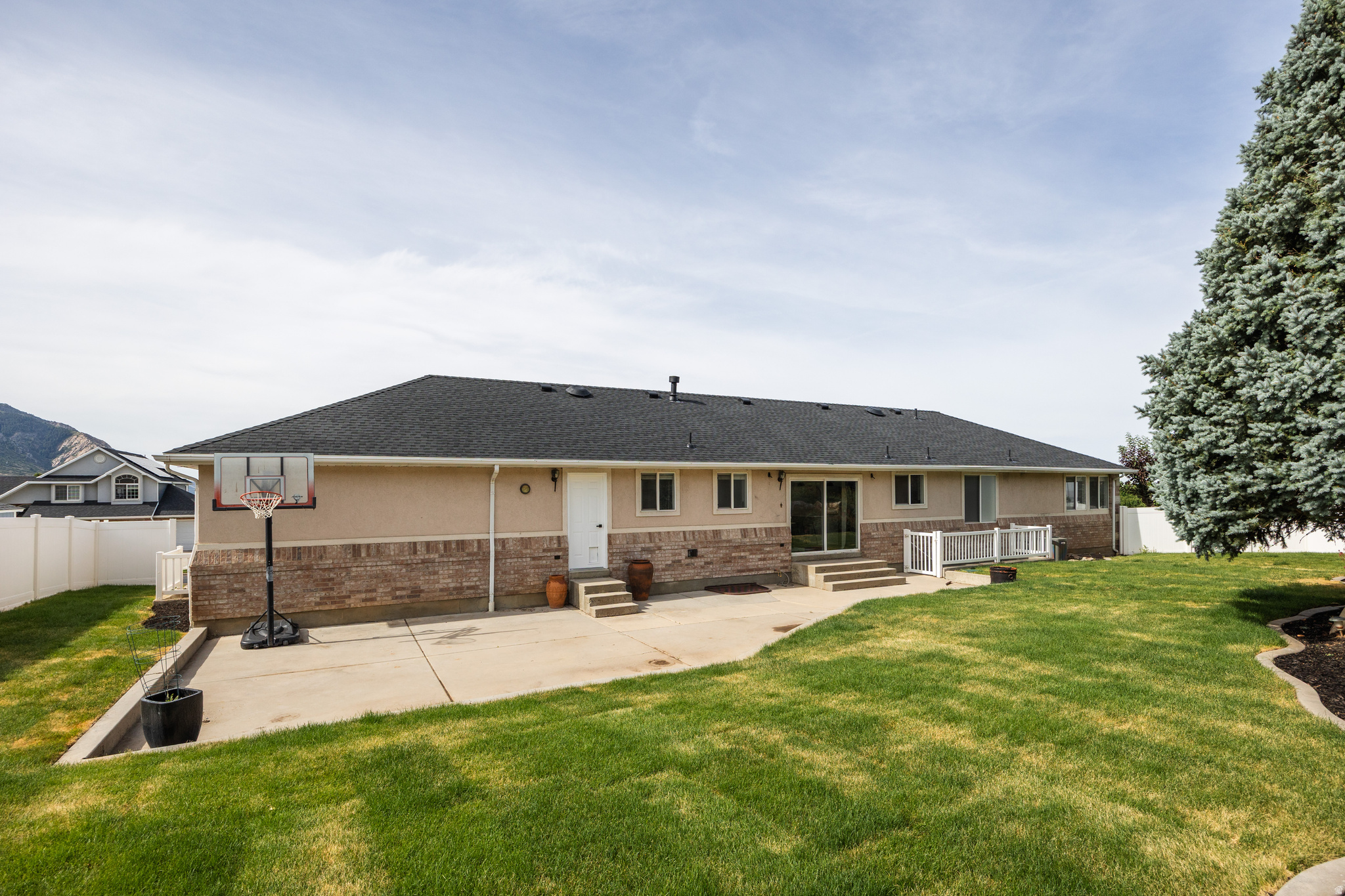 NORTH OAKS COVE - Residential