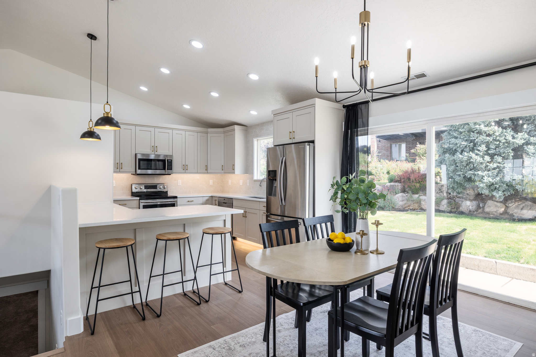 NORTH OAKS COVE - Residential