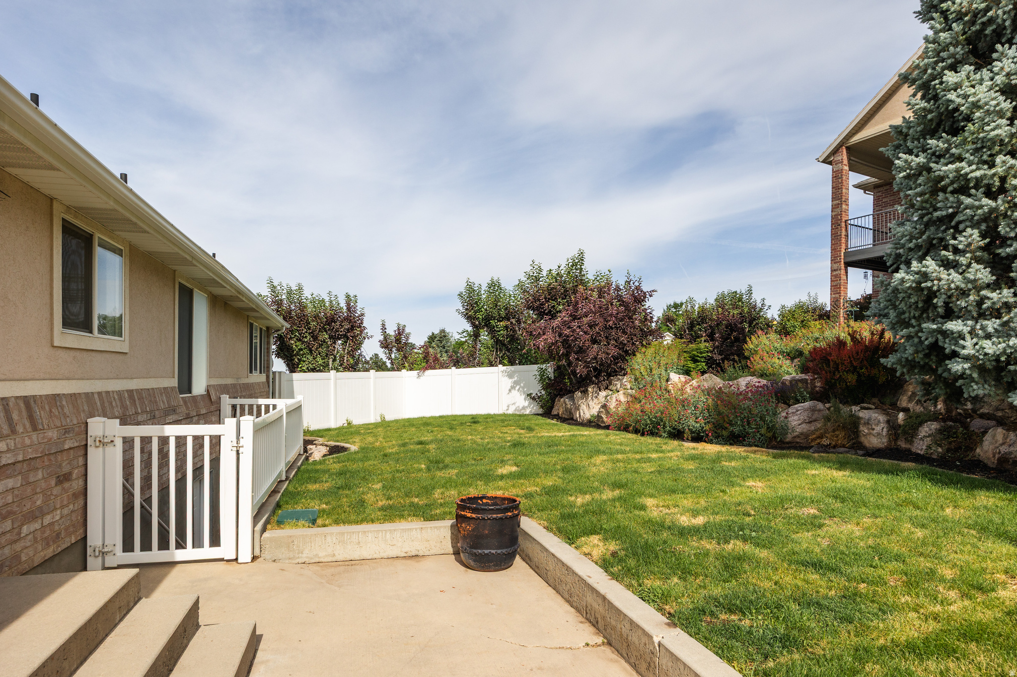 NORTH OAKS COVE - Residential