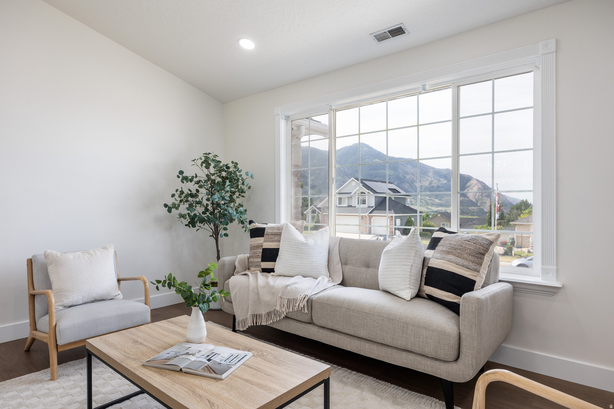 NORTH OAKS COVE - Residential