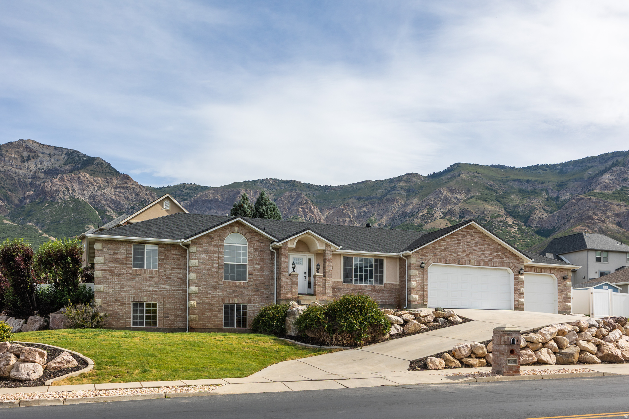 NORTH OAKS COVE - Residential