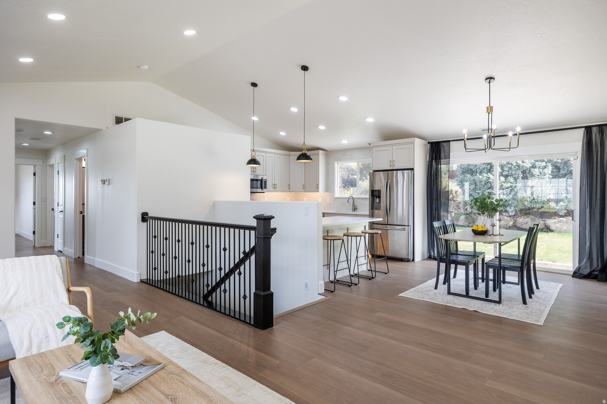 NORTH OAKS COVE - Residential