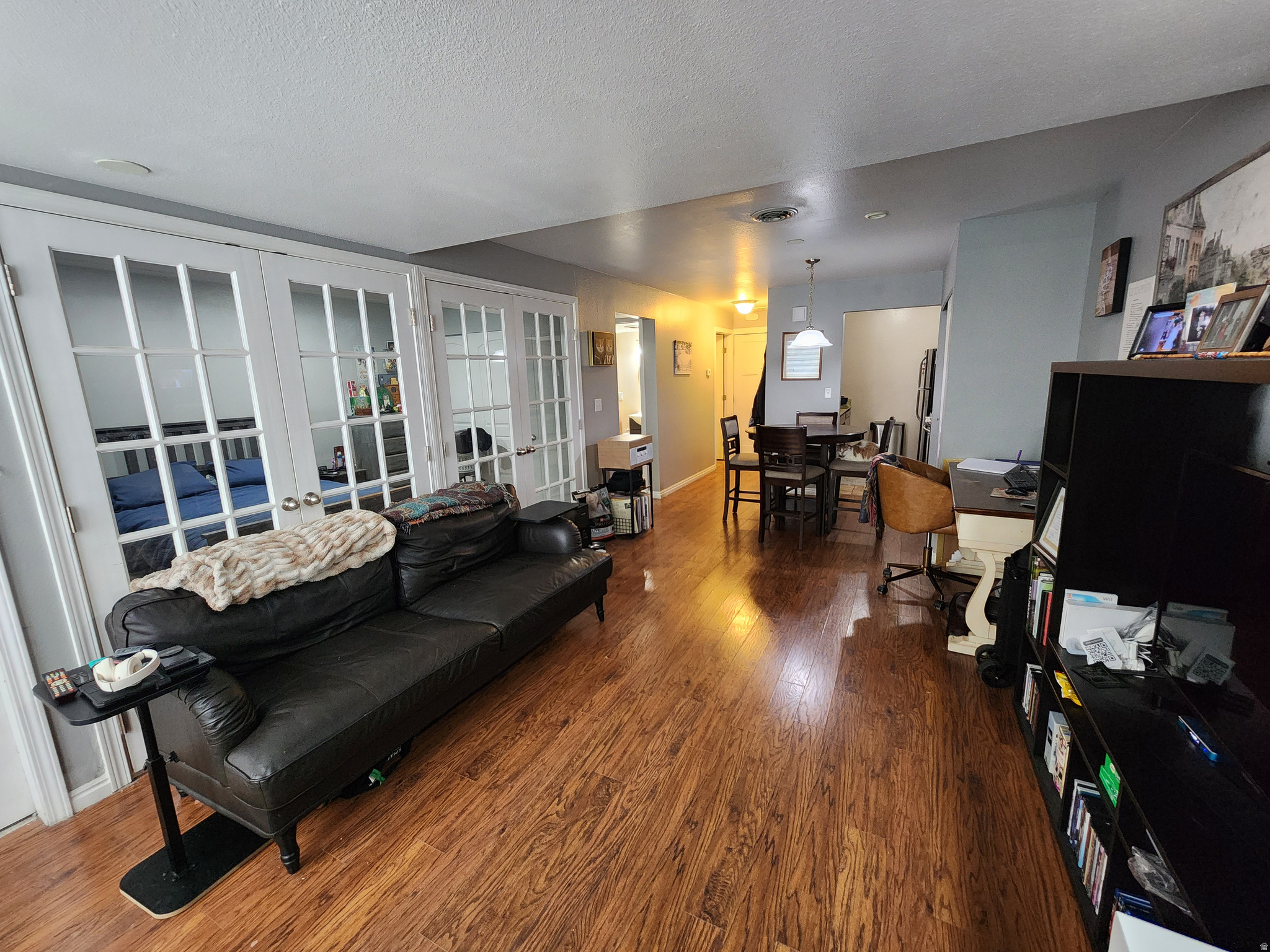 GOVERNOR'S SQUARE - Residential