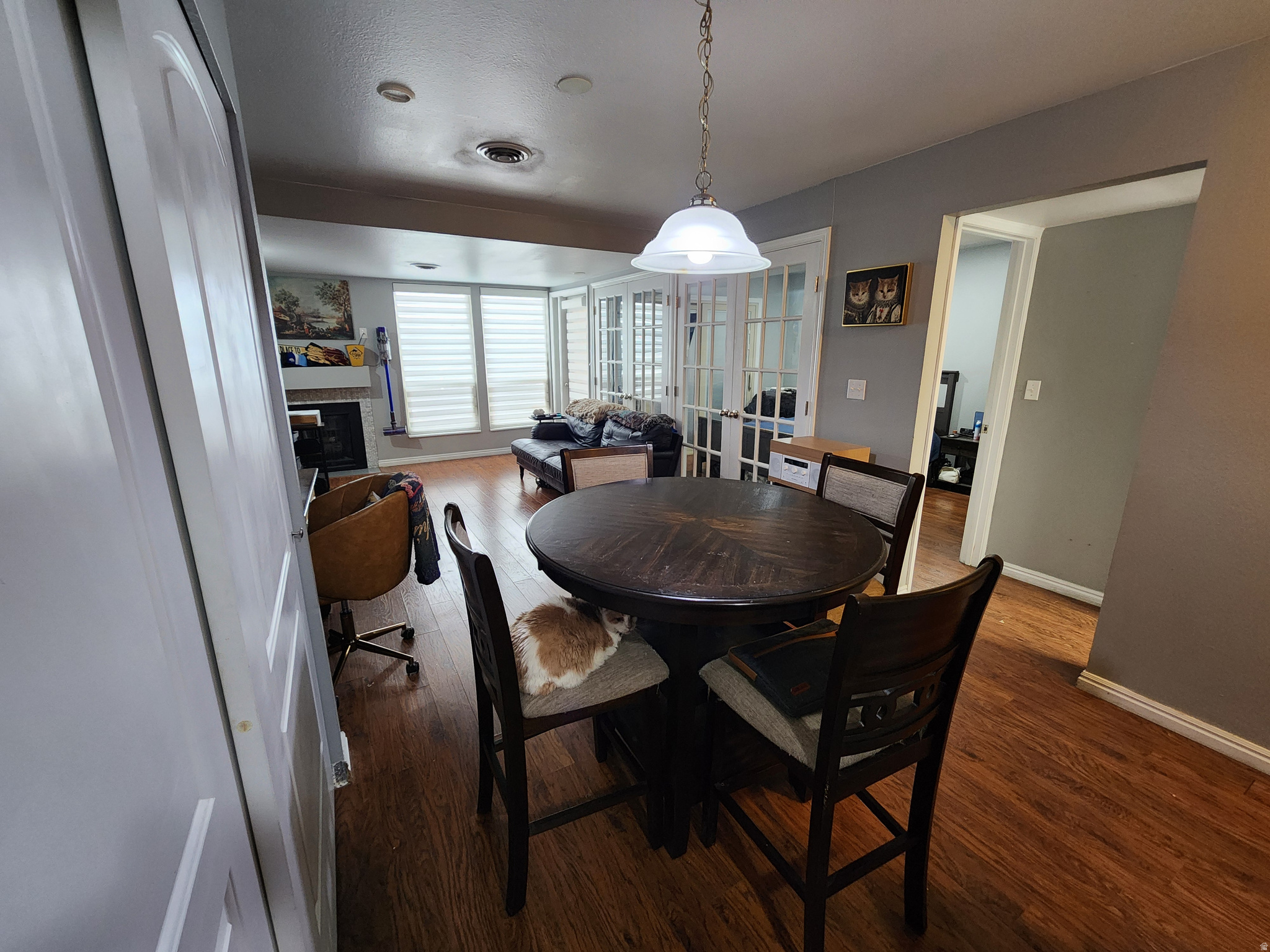 GOVERNOR'S SQUARE - Residential