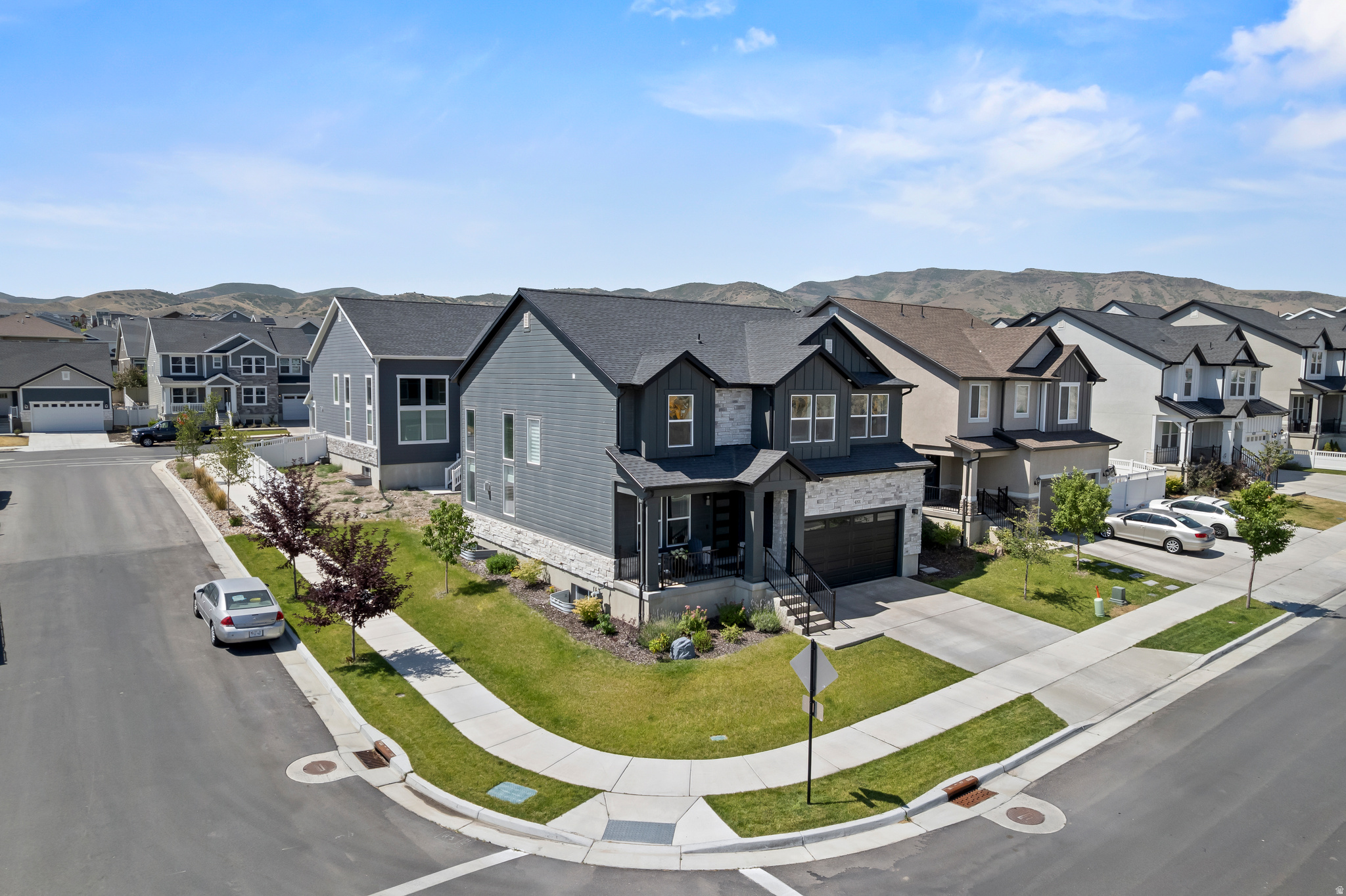 MOUNTAIN RIDGE - Residential