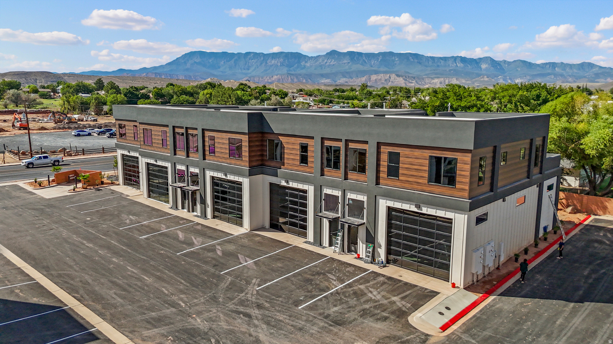 Nestled in the heart of La Verkin, these versatile flex spaces offer a unique living opportunity in one of southern Utah fastest growing areas. These modern, customizable spaces are perfect for entrepreneurs, creative & businesses seeking a dynamic environment to thrive. This is a fully finished unit with 1800 sqft of garage space and 1600 sqft on the 2nd level for home and office space. HOA is $125 a month and includes putting green, master insurance policy, water, garbage, dumpsters, security common area & parking lot maintenance. Owner/Developer is a licensed agent.