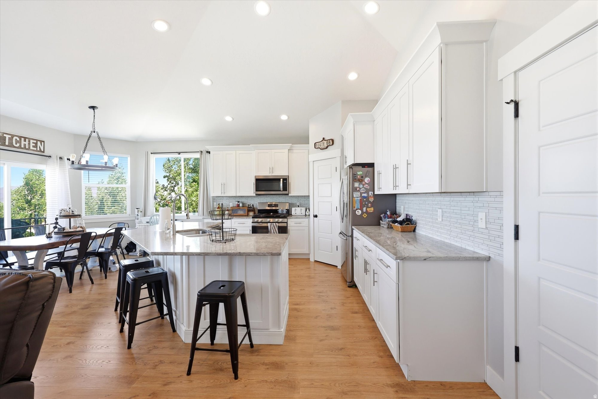 EASTSIDE ESTATES - Residential