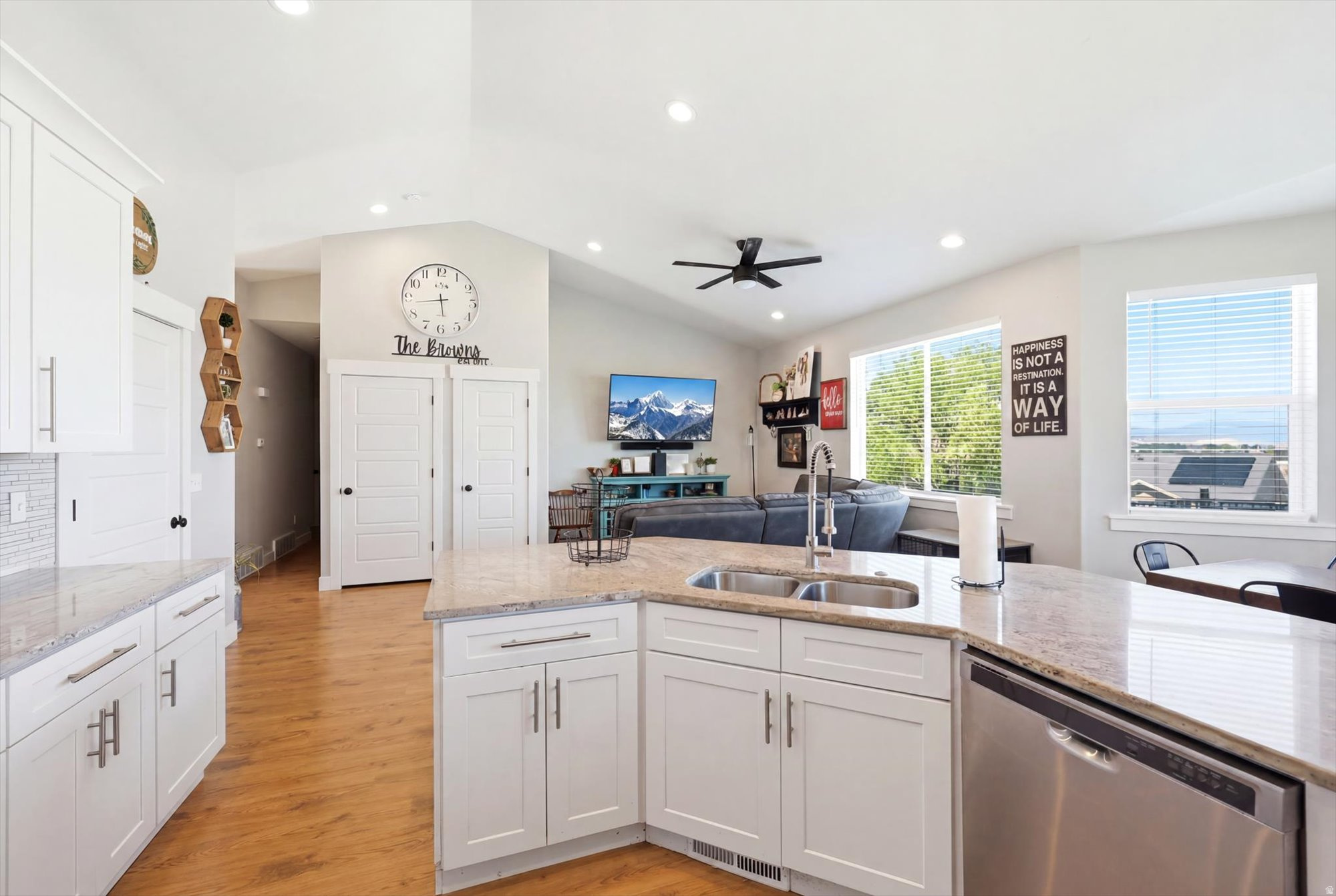 EASTSIDE ESTATES - Residential