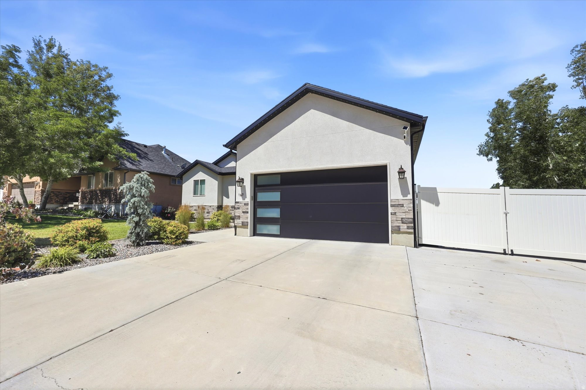 EASTSIDE ESTATES - Residential