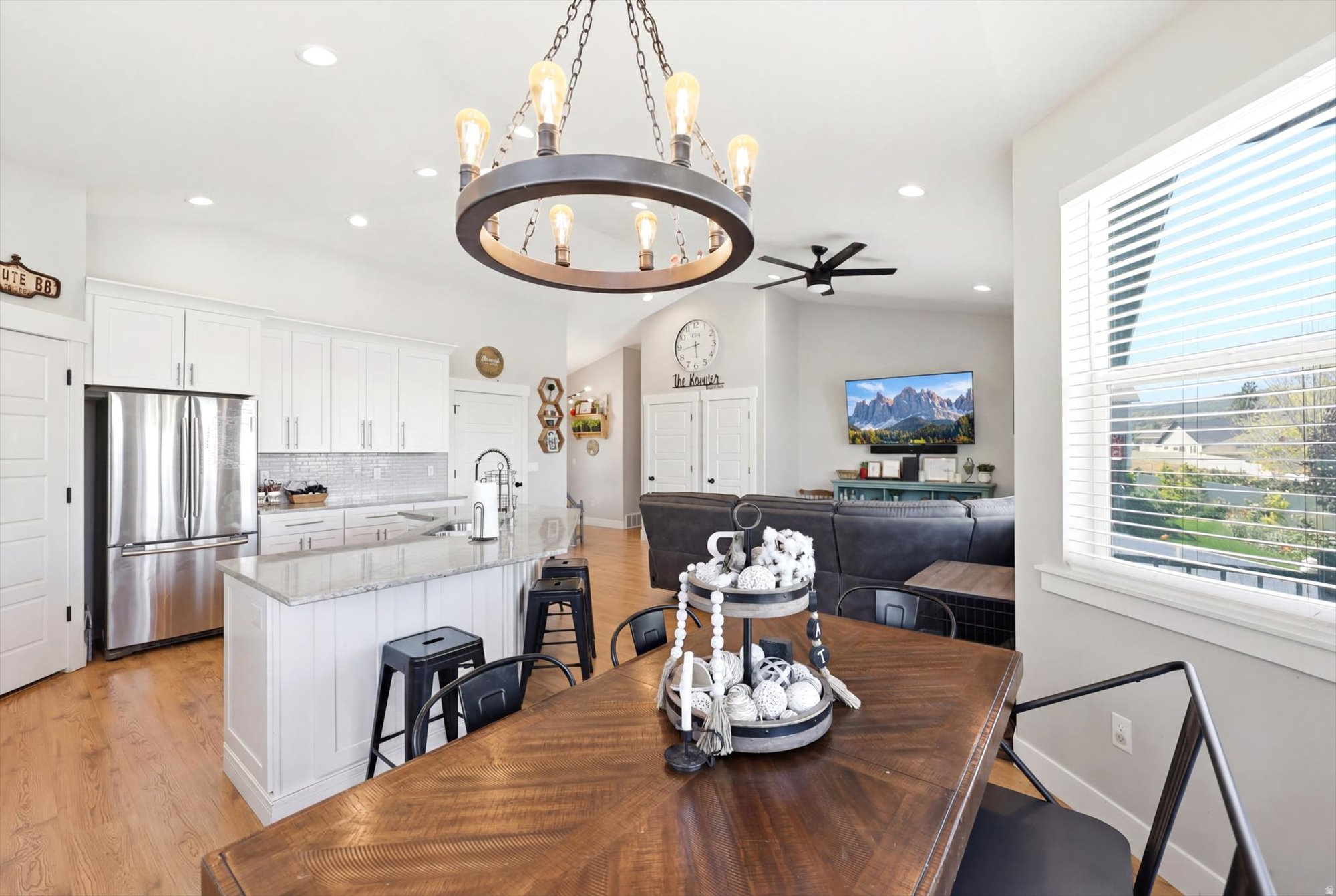 EASTSIDE ESTATES - Residential