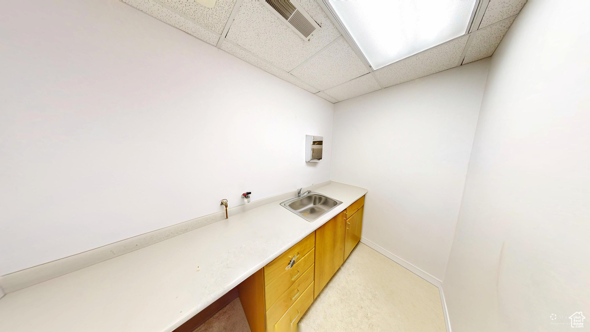 MURRAY COTTONWOOD MEDICAL CENTER - Commercial Sale