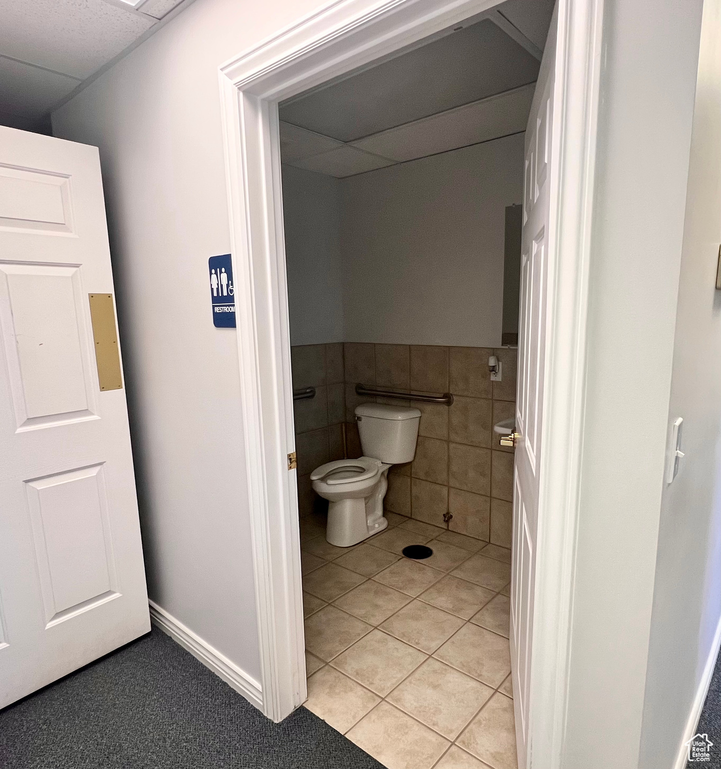 MURRAY COTTONWOOD MEDICAL CENTER - Commercial Sale