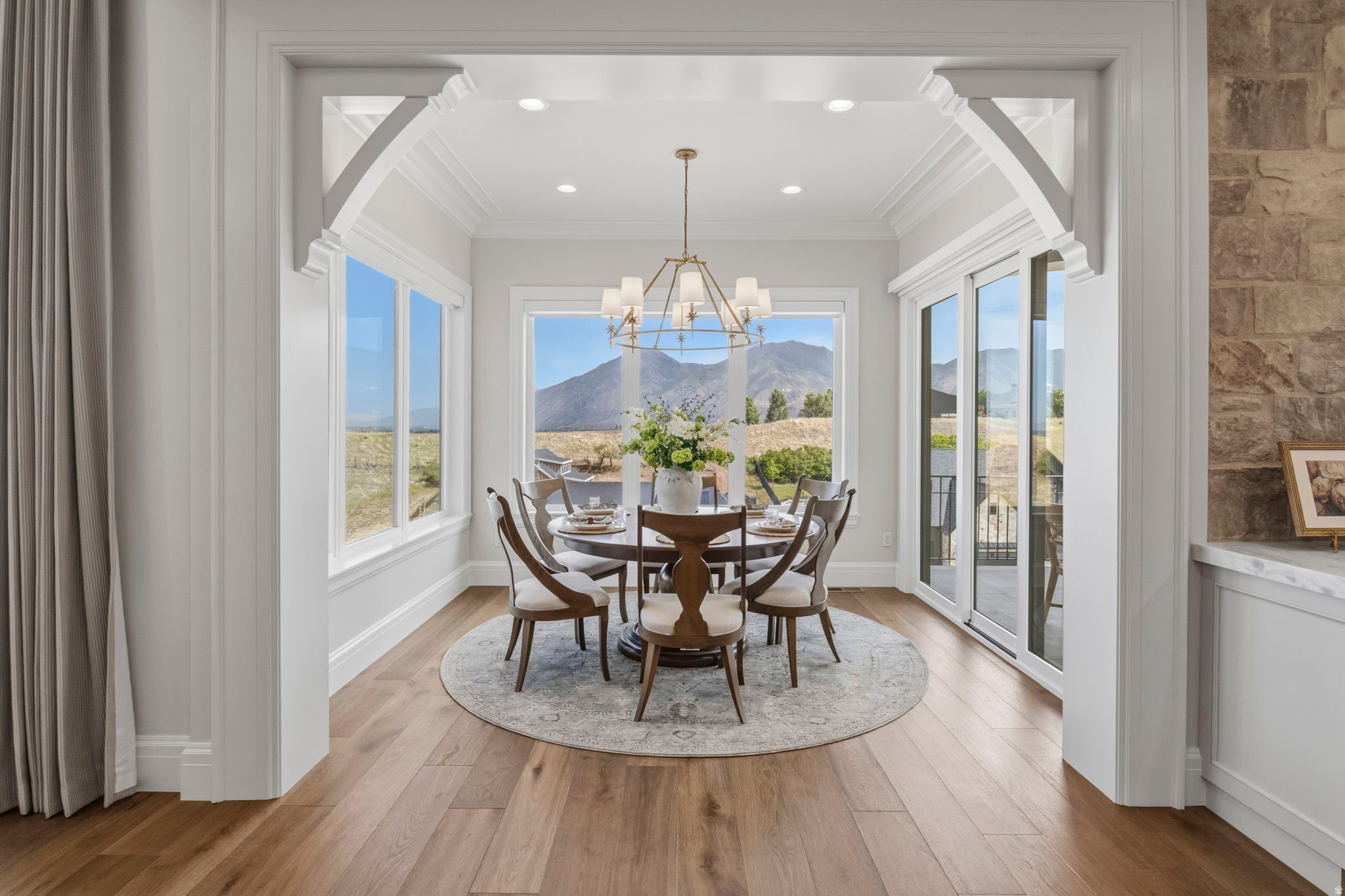 TWIN HOLLOW - Residential