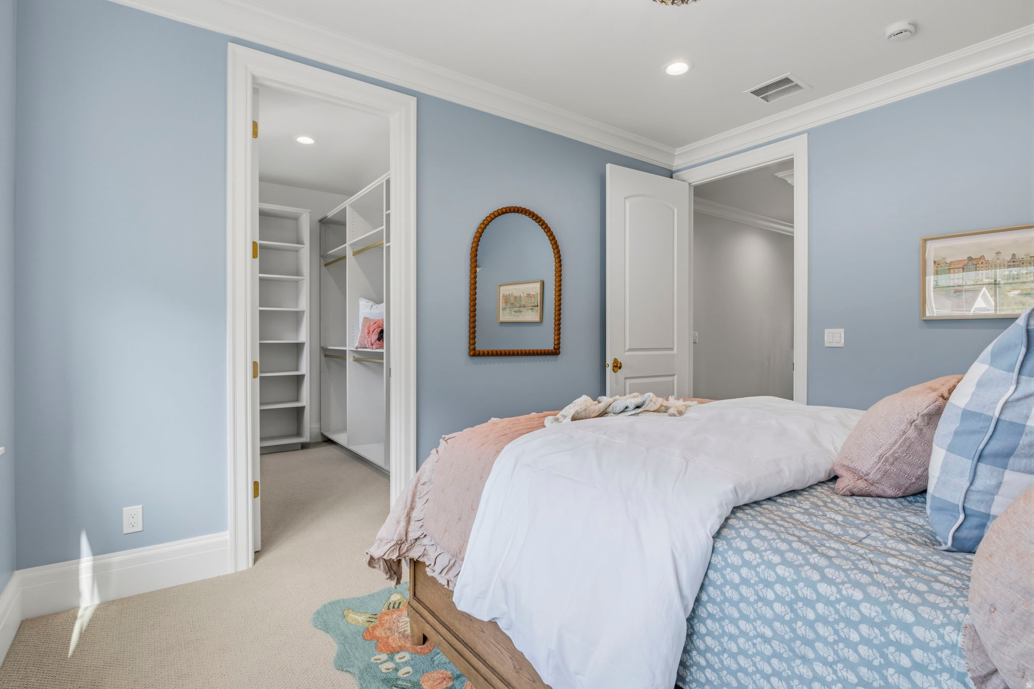 TWIN HOLLOW - Residential