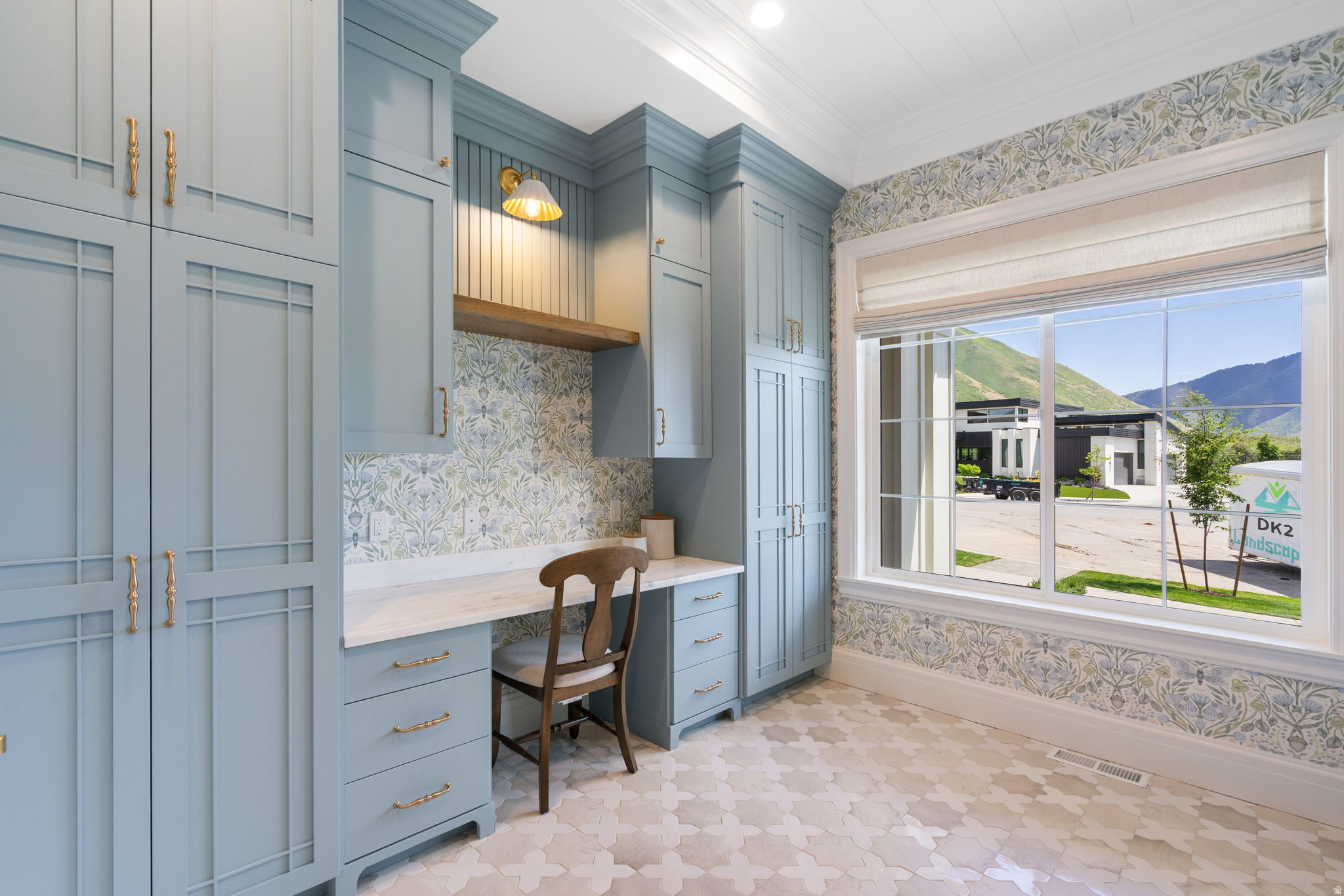 TWIN HOLLOW - Residential