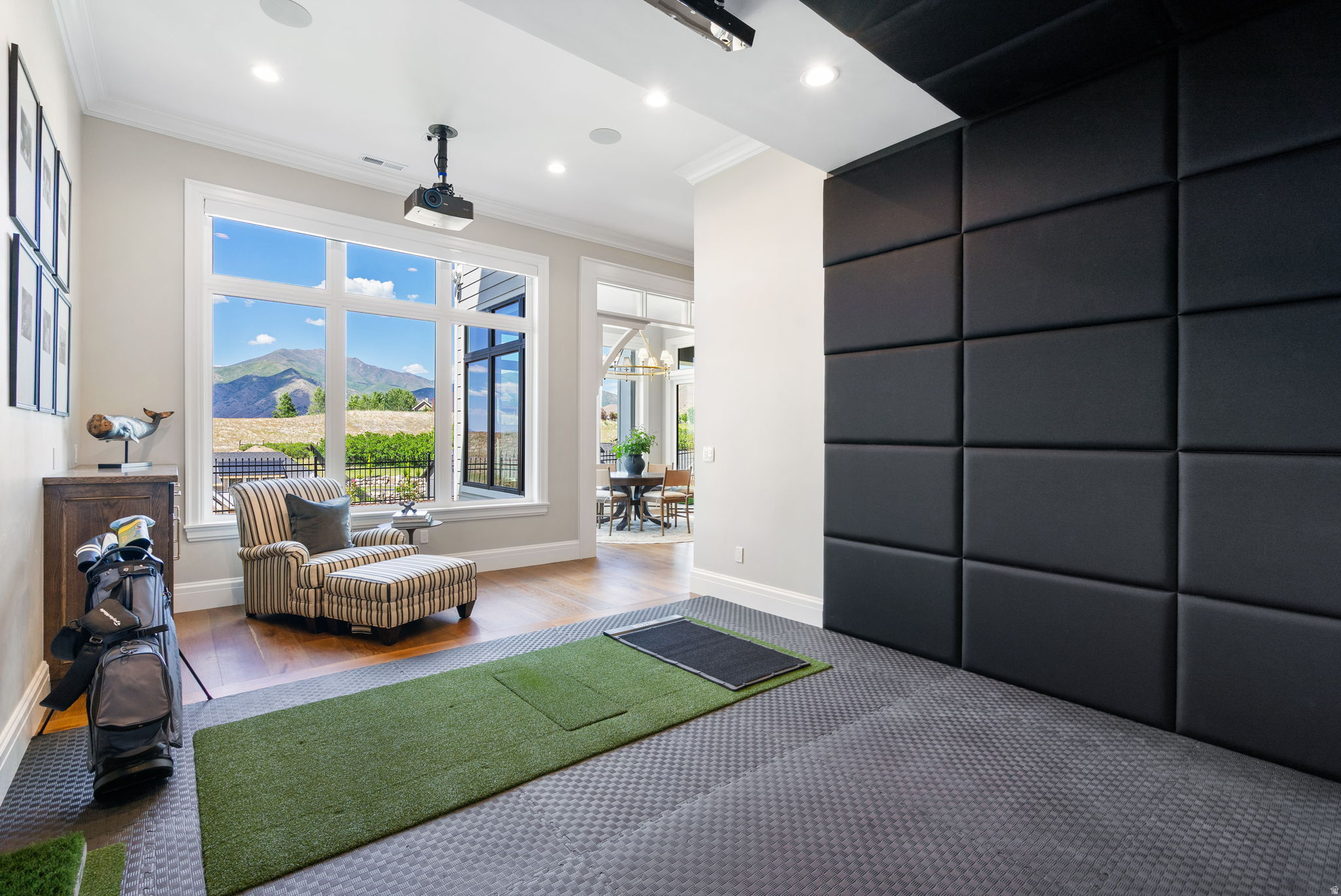 TWIN HOLLOW - Residential