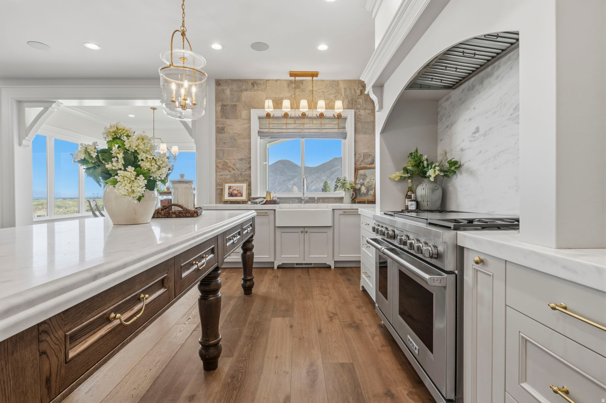 TWIN HOLLOW - Residential