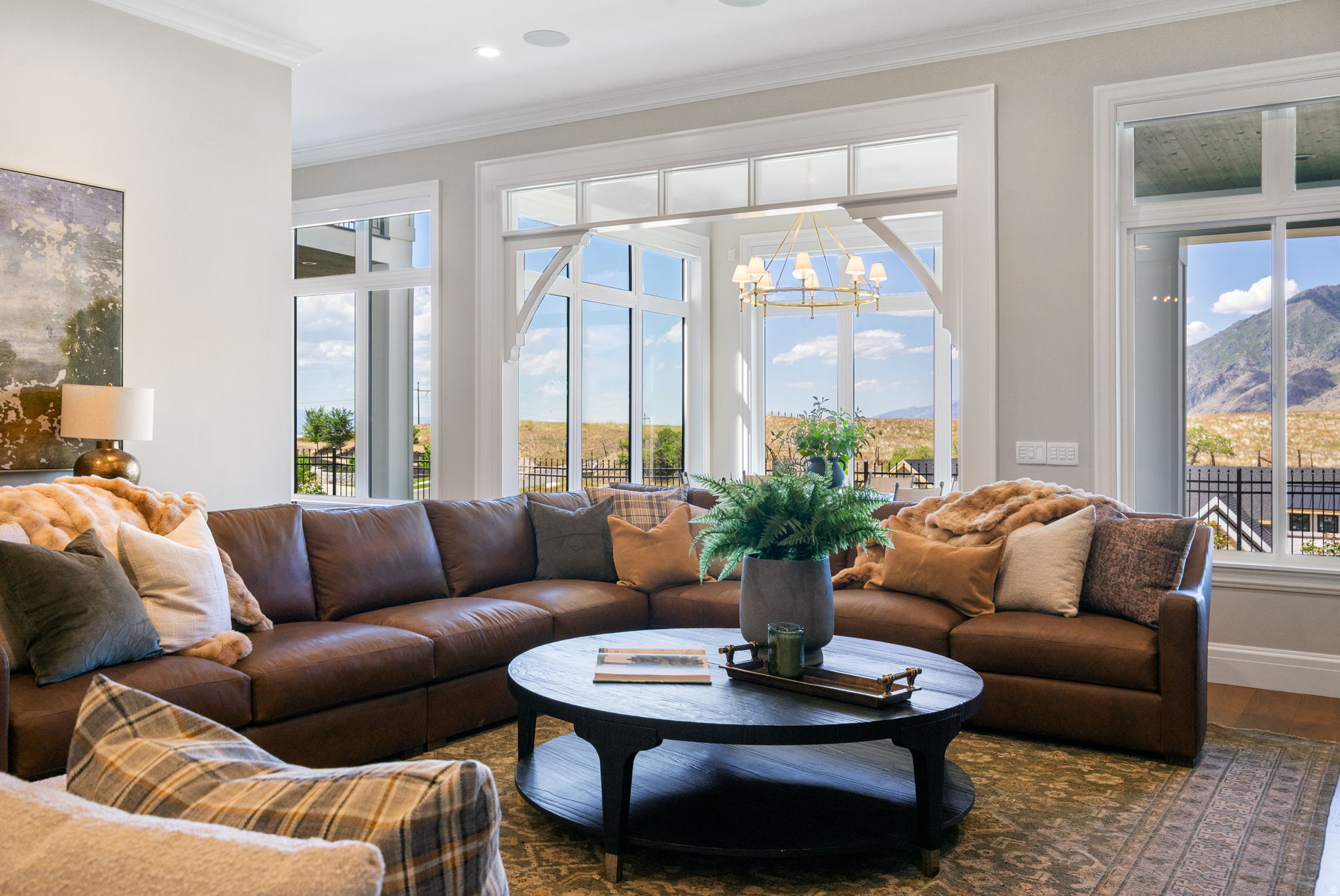 TWIN HOLLOW - Residential