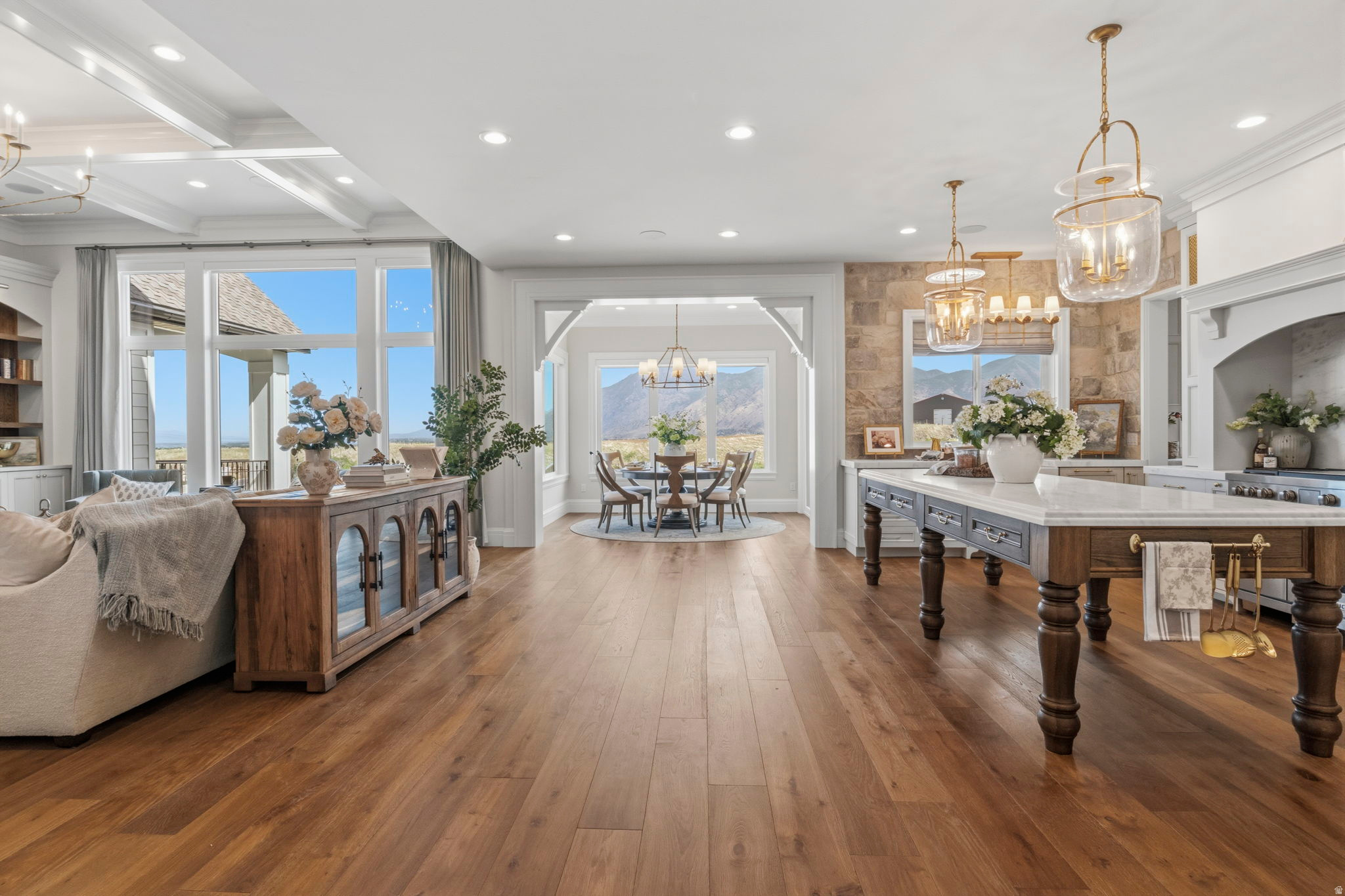 TWIN HOLLOW - Residential