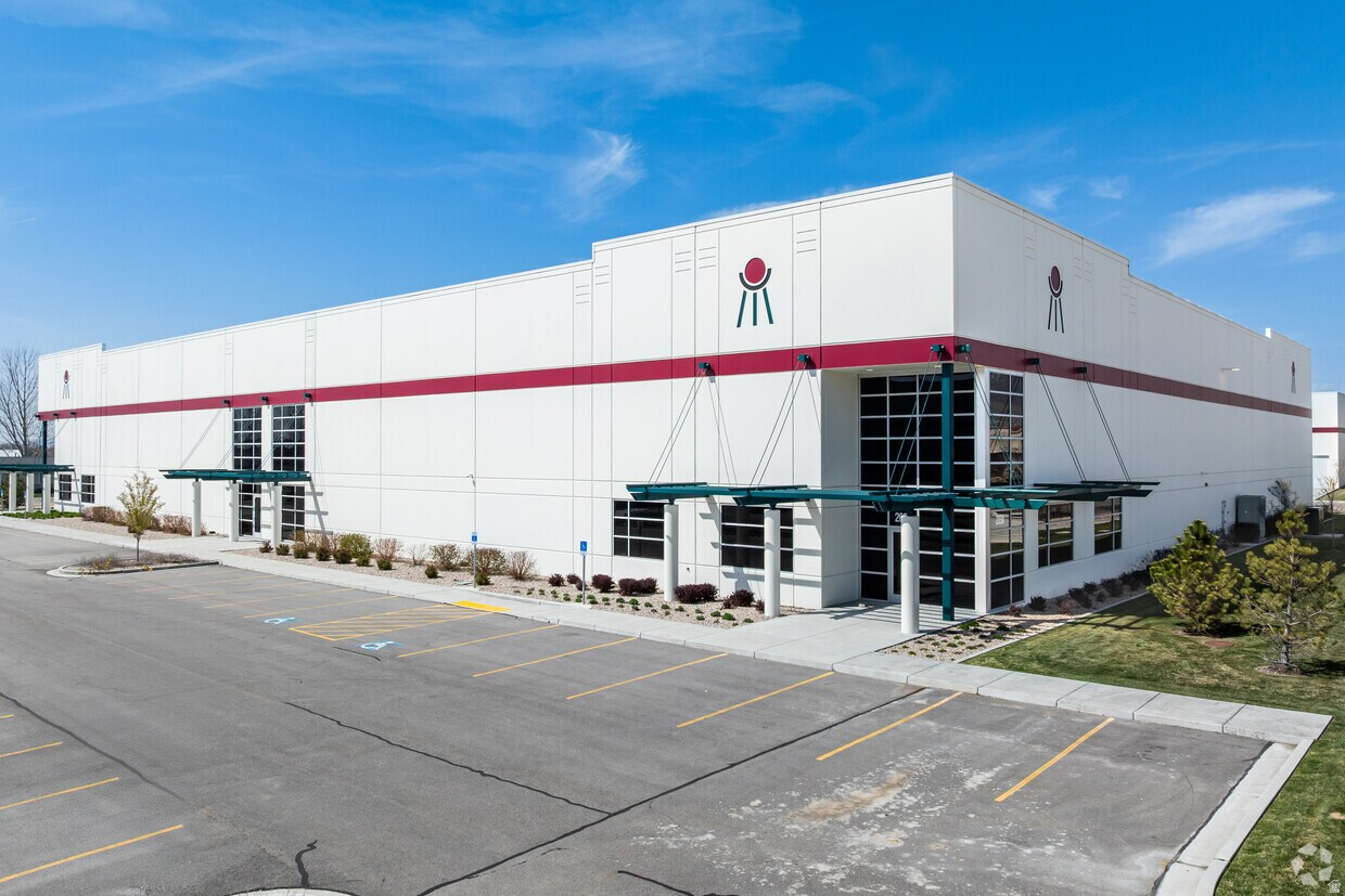 Sublease Opportunity in Ogden Utah! 51,787 SF (Divisible to ~25,000 SF) 3,080 SF Office + Shipping & Receiving Office Space 12 Dock High Doors & 1 Ground Level Door 28' Clear Height Power: 1,200a/480V/3ph ESFR Sprinklers Reinforced concrete  Location Highlights: Quick, easy access to I-15 and I-84 Less than 15 minutes to Ogden Hinkley Airport Less than 15 minutes to Union Pacific - Ogden Yard that provides direct access to all western sea ports Within a 12-hour drive of over 61 million people