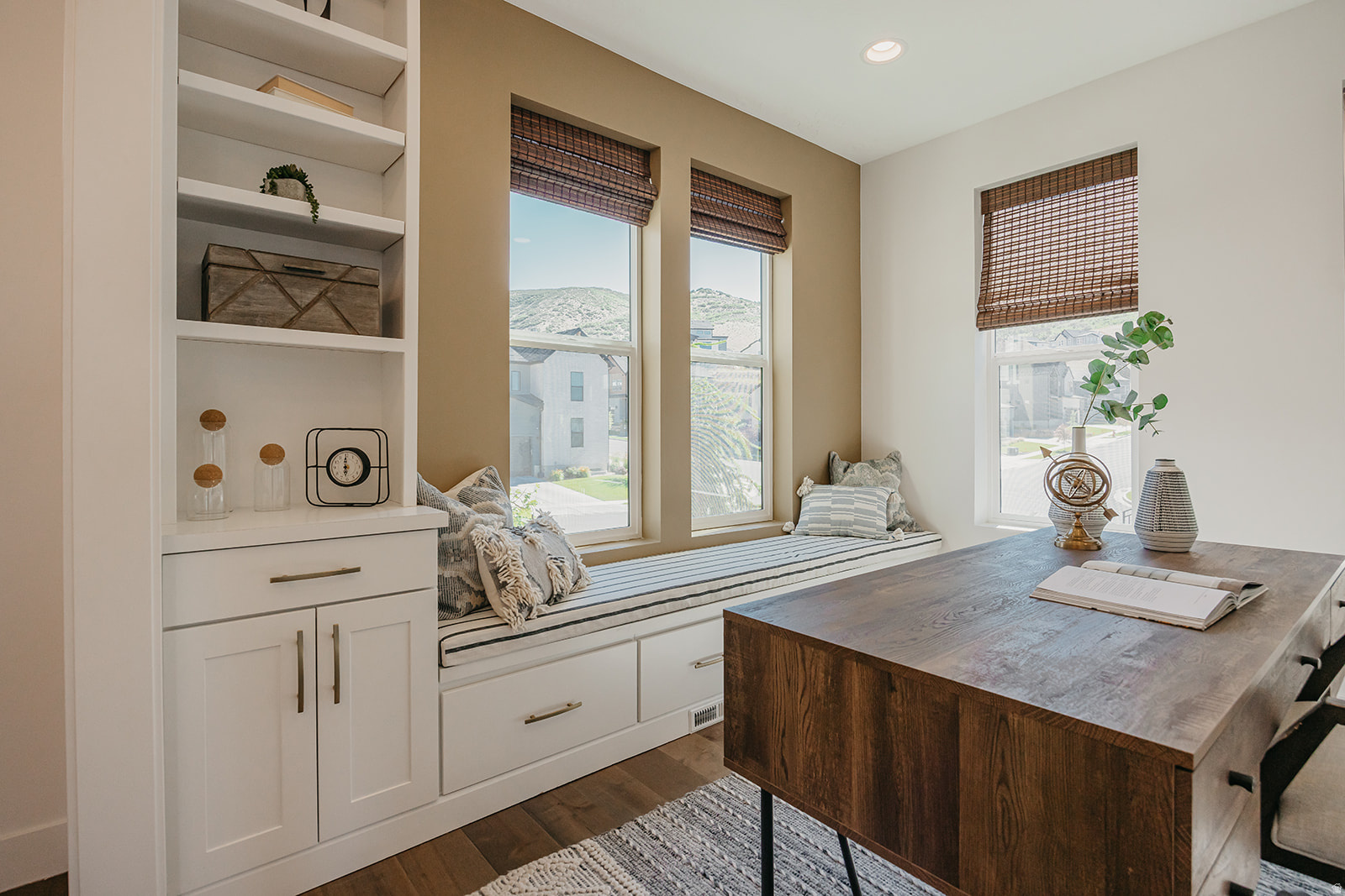 CANYON POINT - Residential