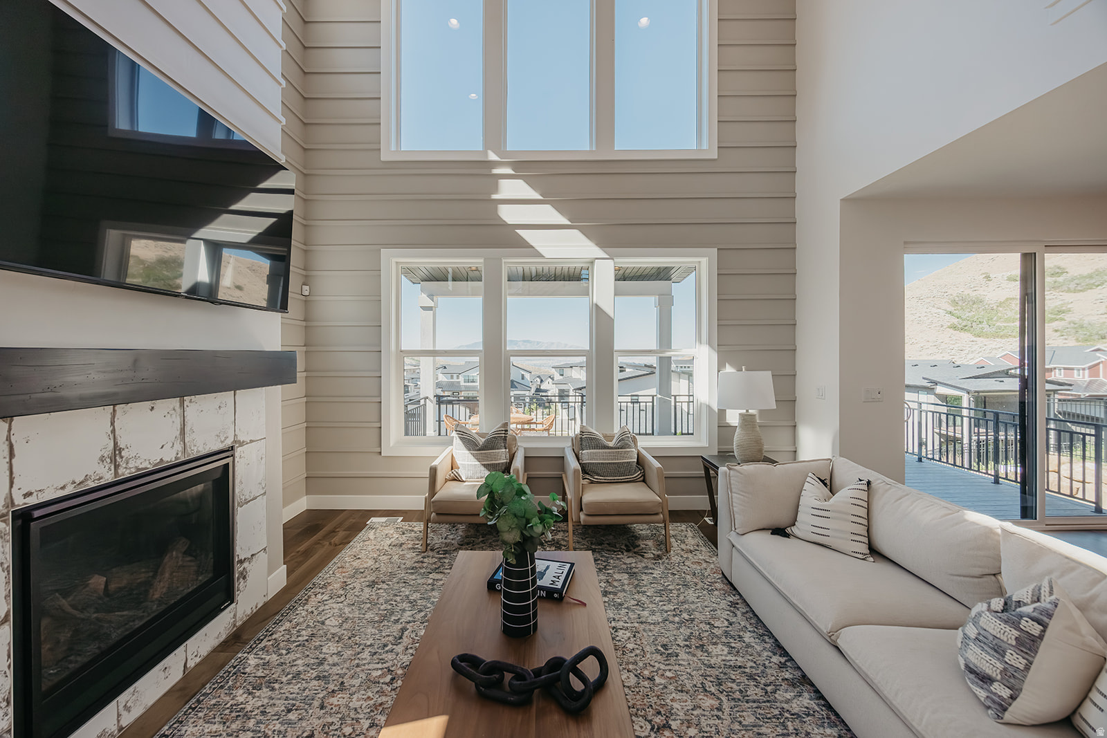CANYON POINT - Residential