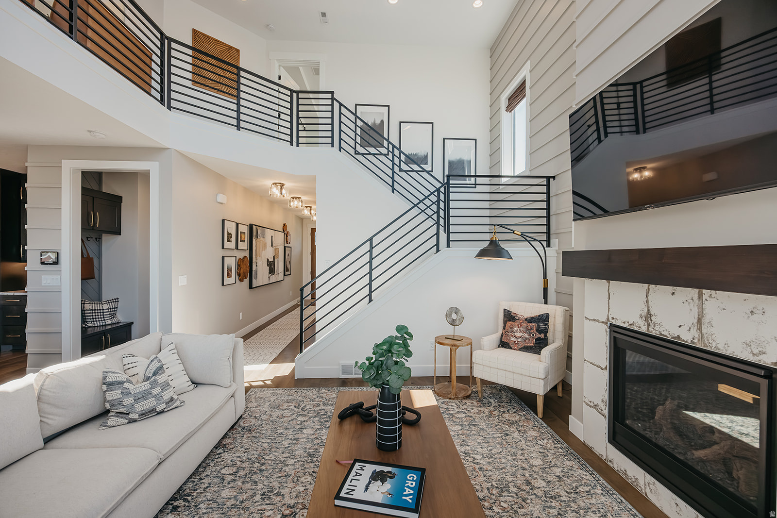 CANYON POINT - Residential