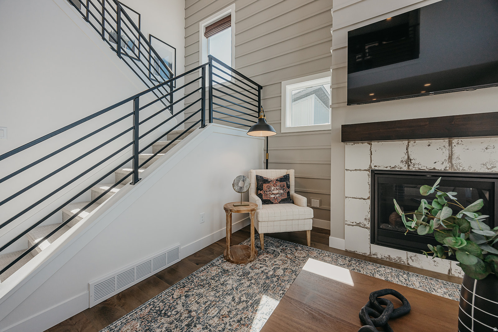 CANYON POINT - Residential