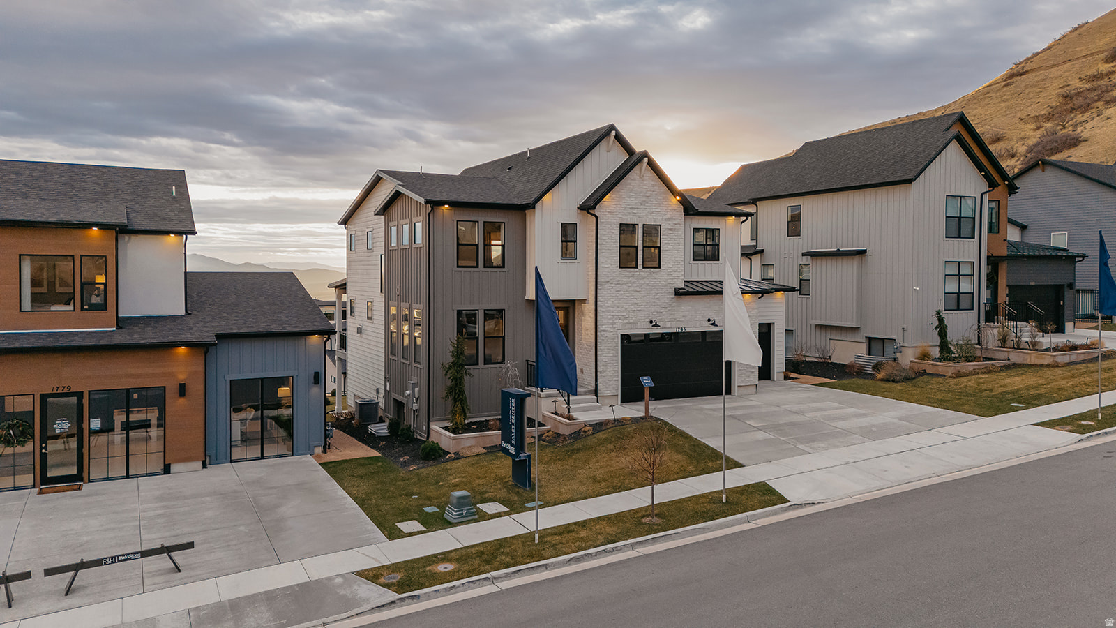 CANYON POINT - Residential