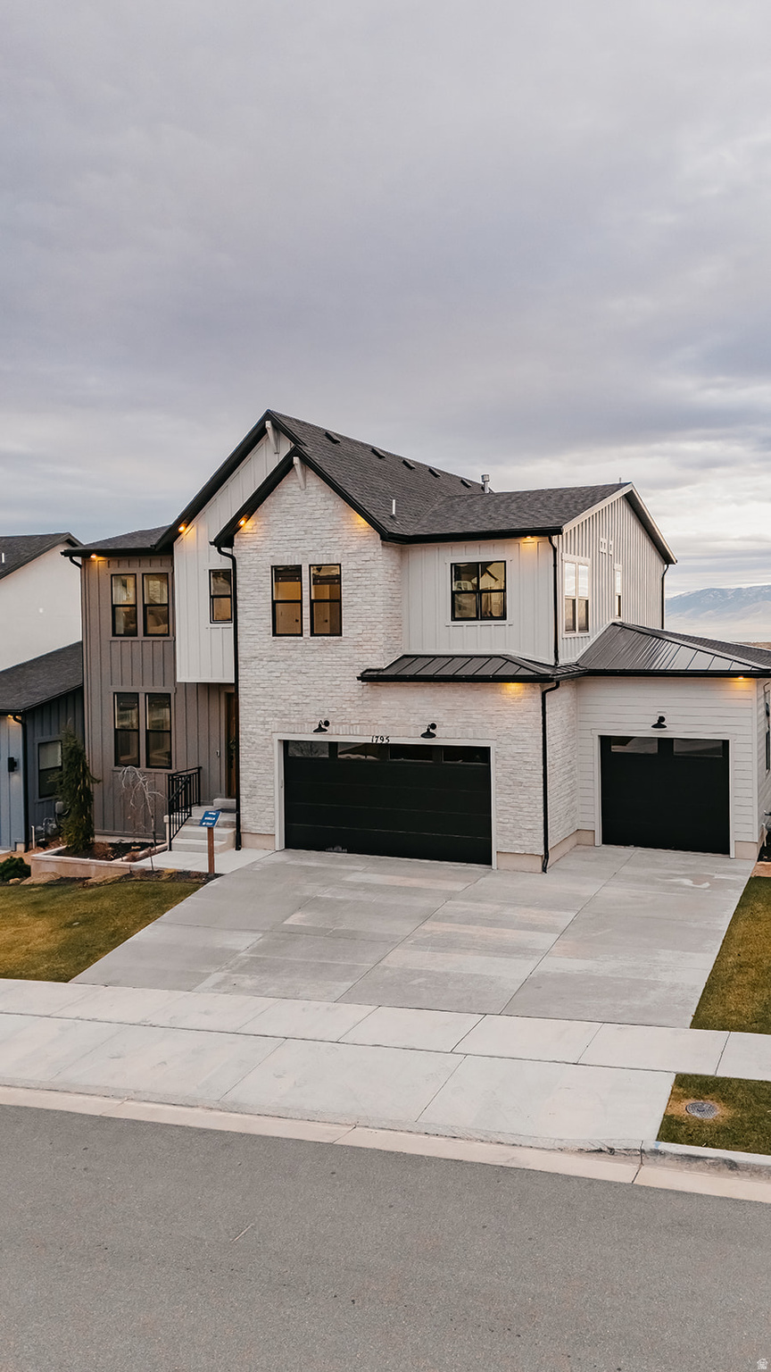 CANYON POINT - Residential