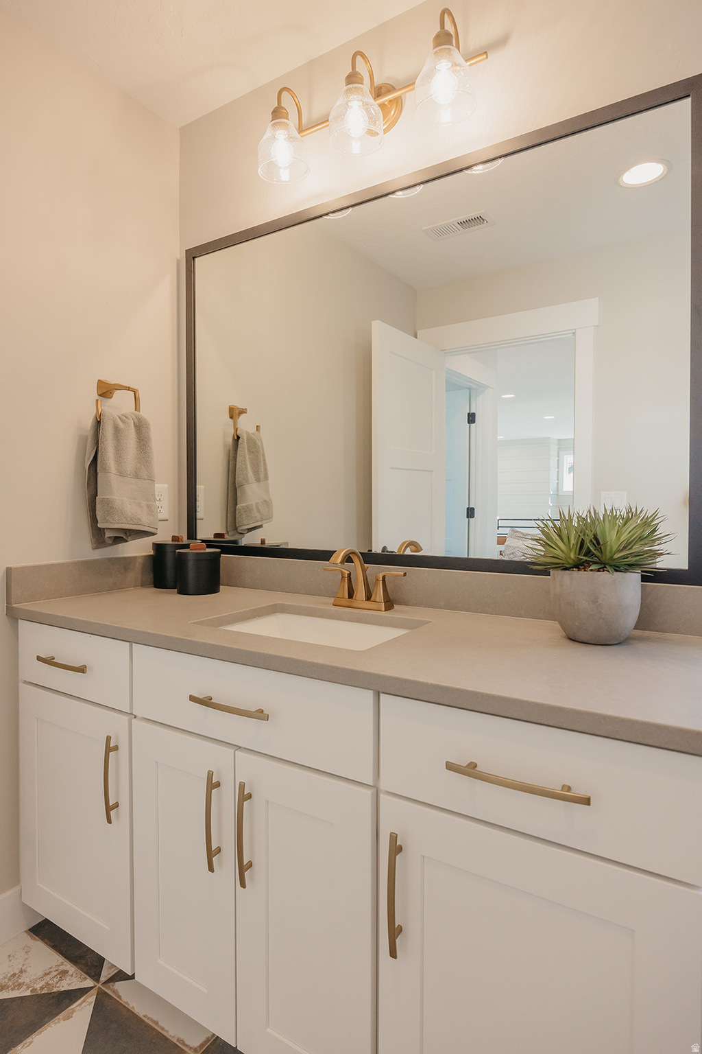 CANYON POINT - Residential