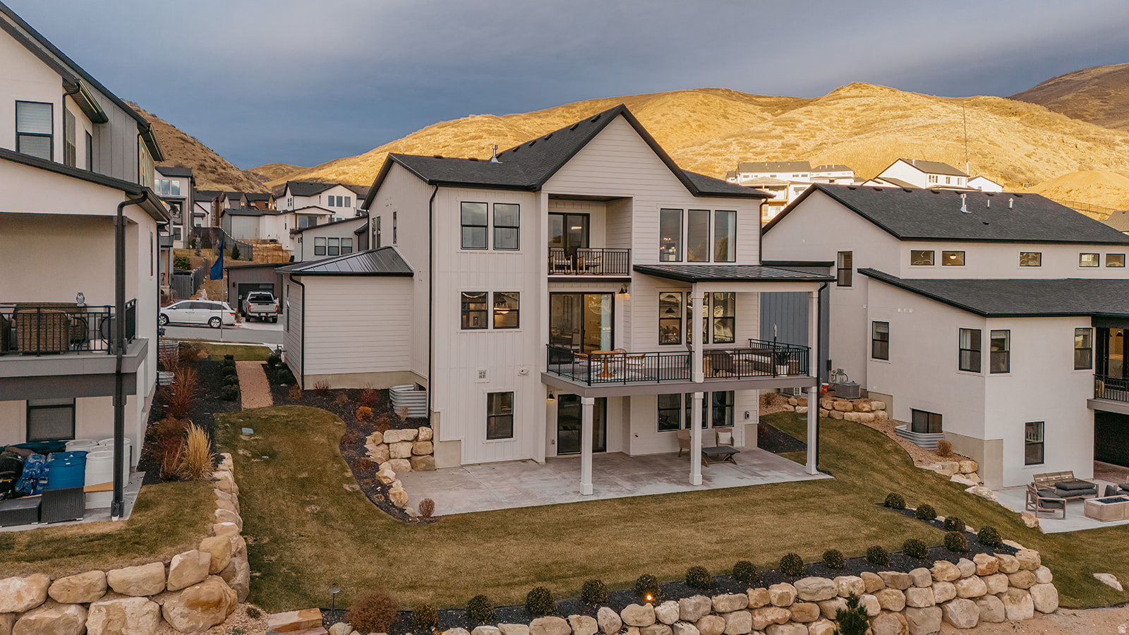 CANYON POINT - Residential